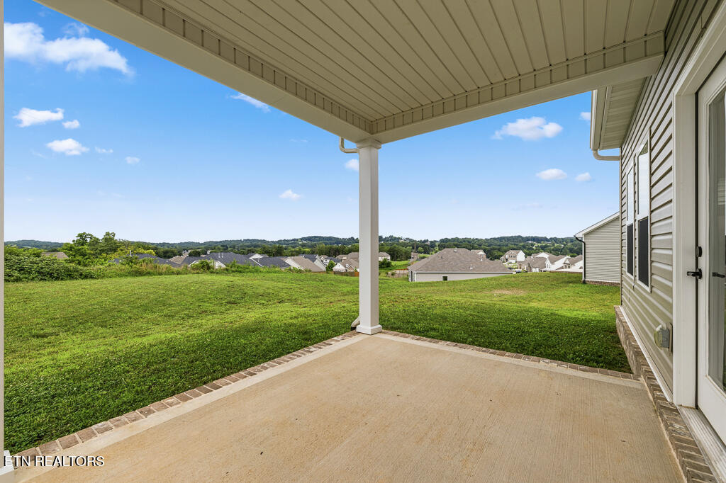 402 Sugar Maple Trail Lenoir City TN 37771