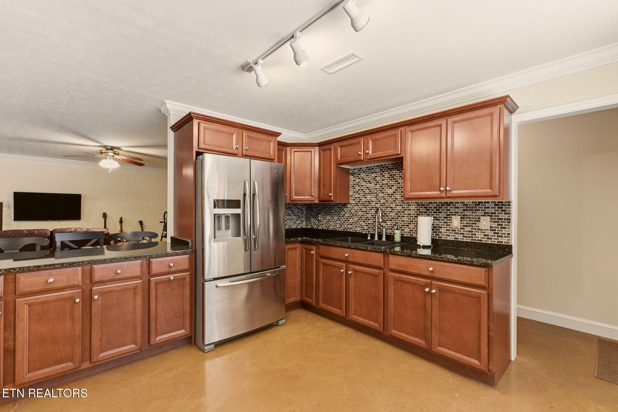 144 Apple Tree Drive Clinton TN 37716