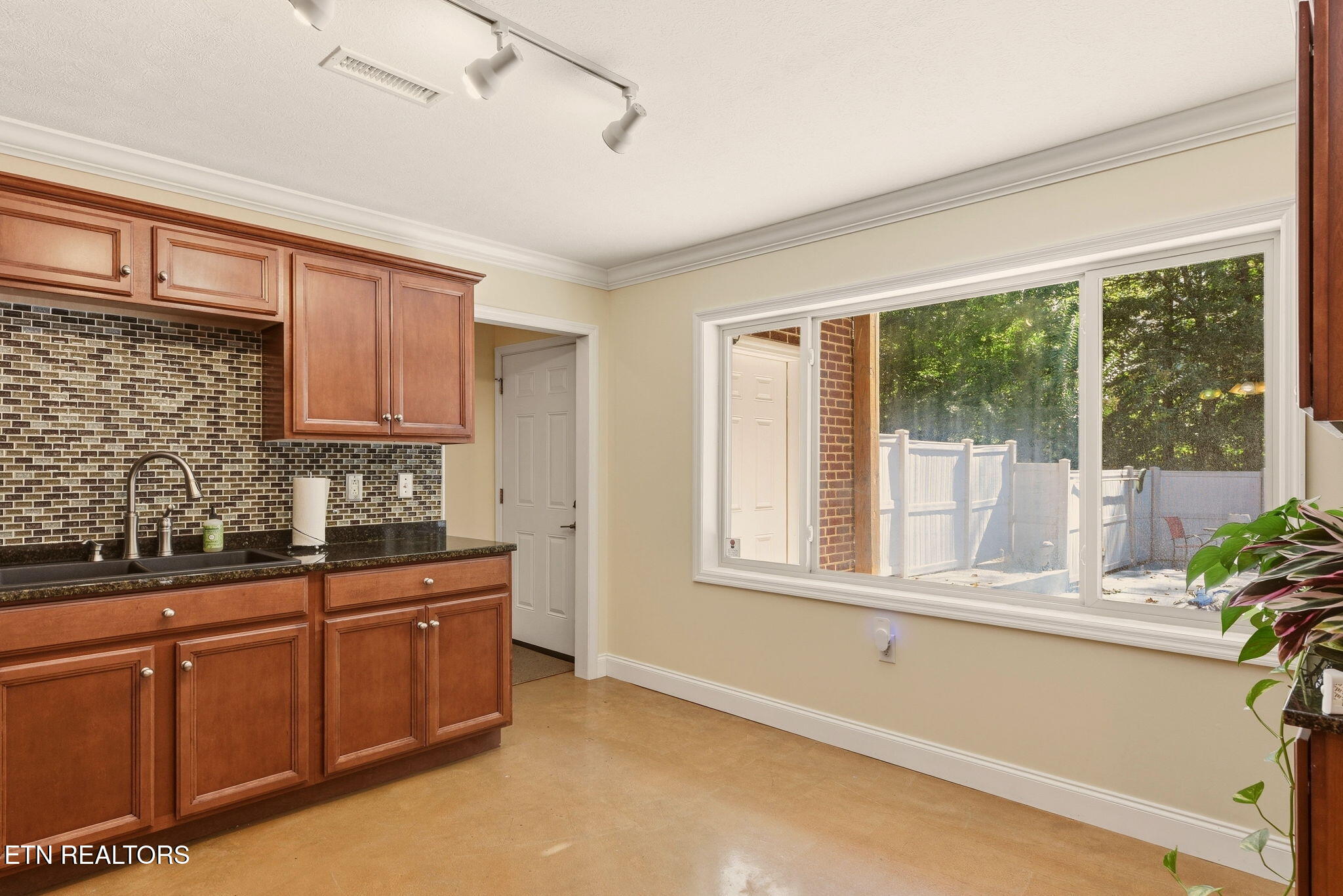 144 Apple Tree Drive Clinton TN 37716