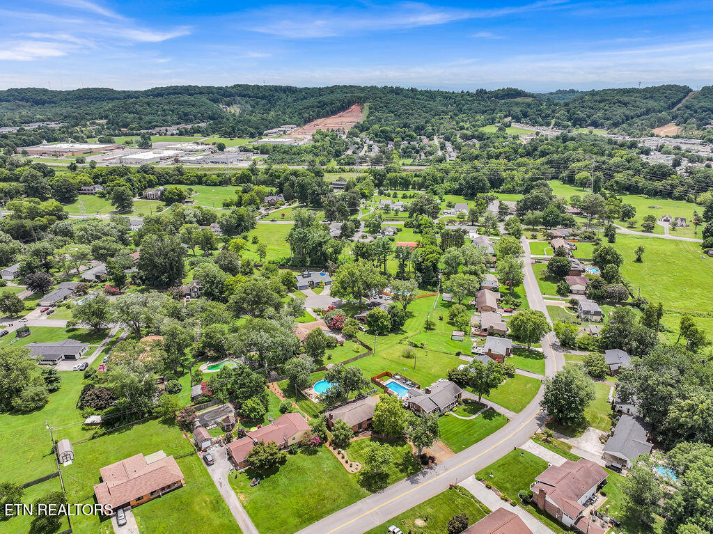 7536 Berkshire Boulevard Powell TN 37849