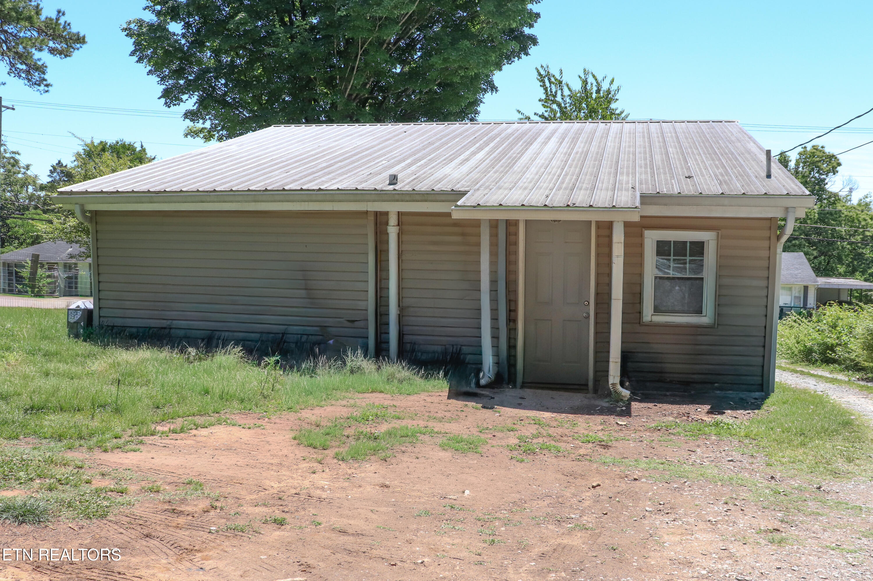 2705 Cecil Avenue Knoxville TN 37917