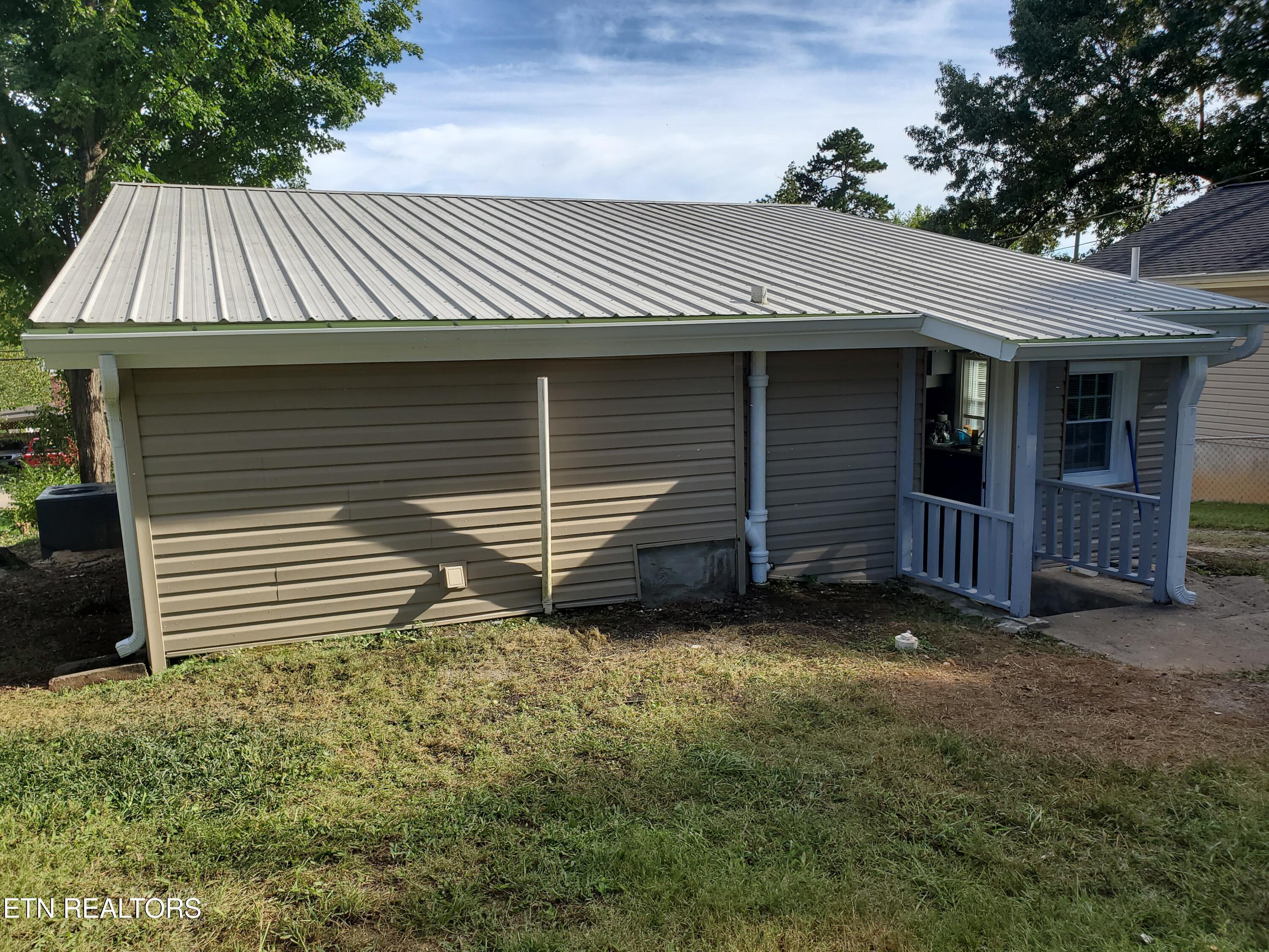 2705 Cecil Avenue Knoxville TN 37917