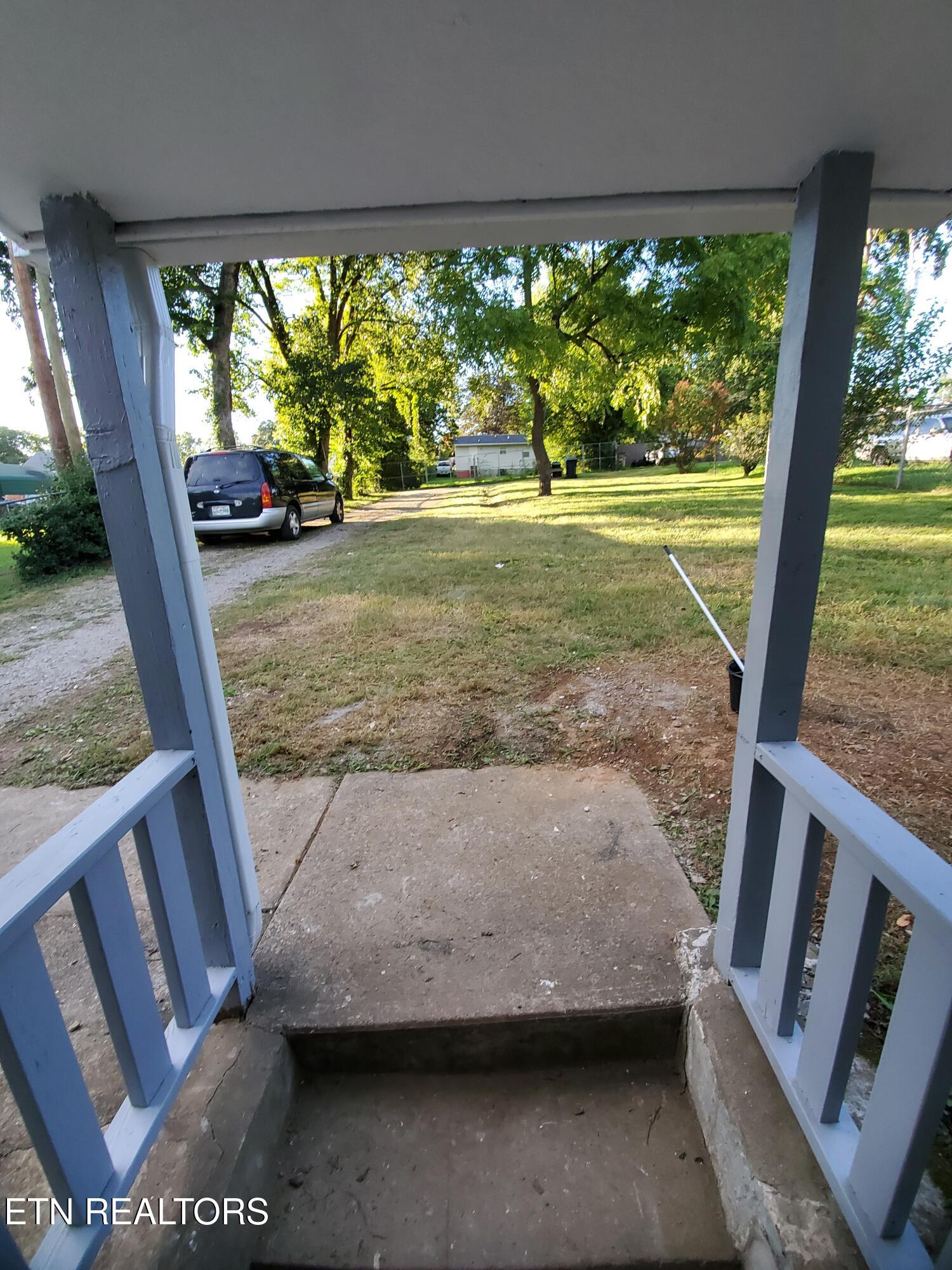 2705 Cecil Avenue Knoxville TN 37917