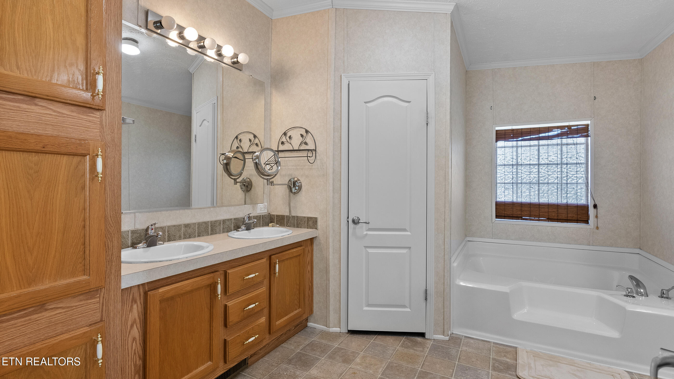 1126 Oakes Vista Lane Seymour TN 37865
