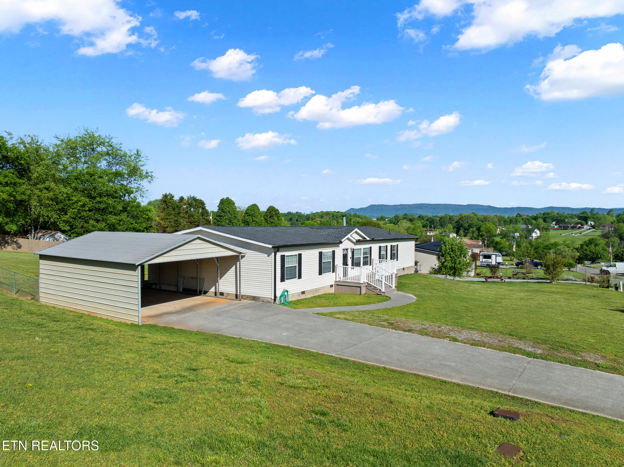 1126 Oakes Vista Lane Seymour TN 37865