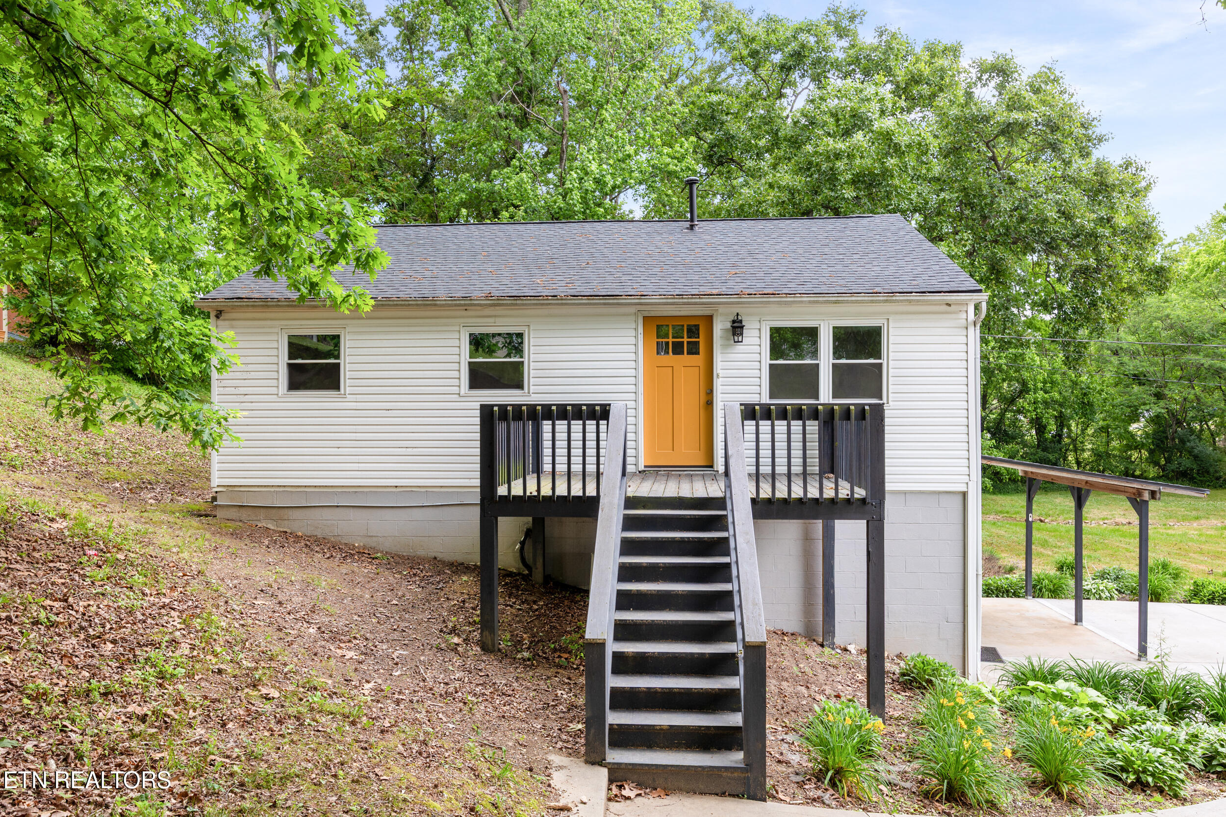 415 N Ridge Avenue Rockwood TN 37854