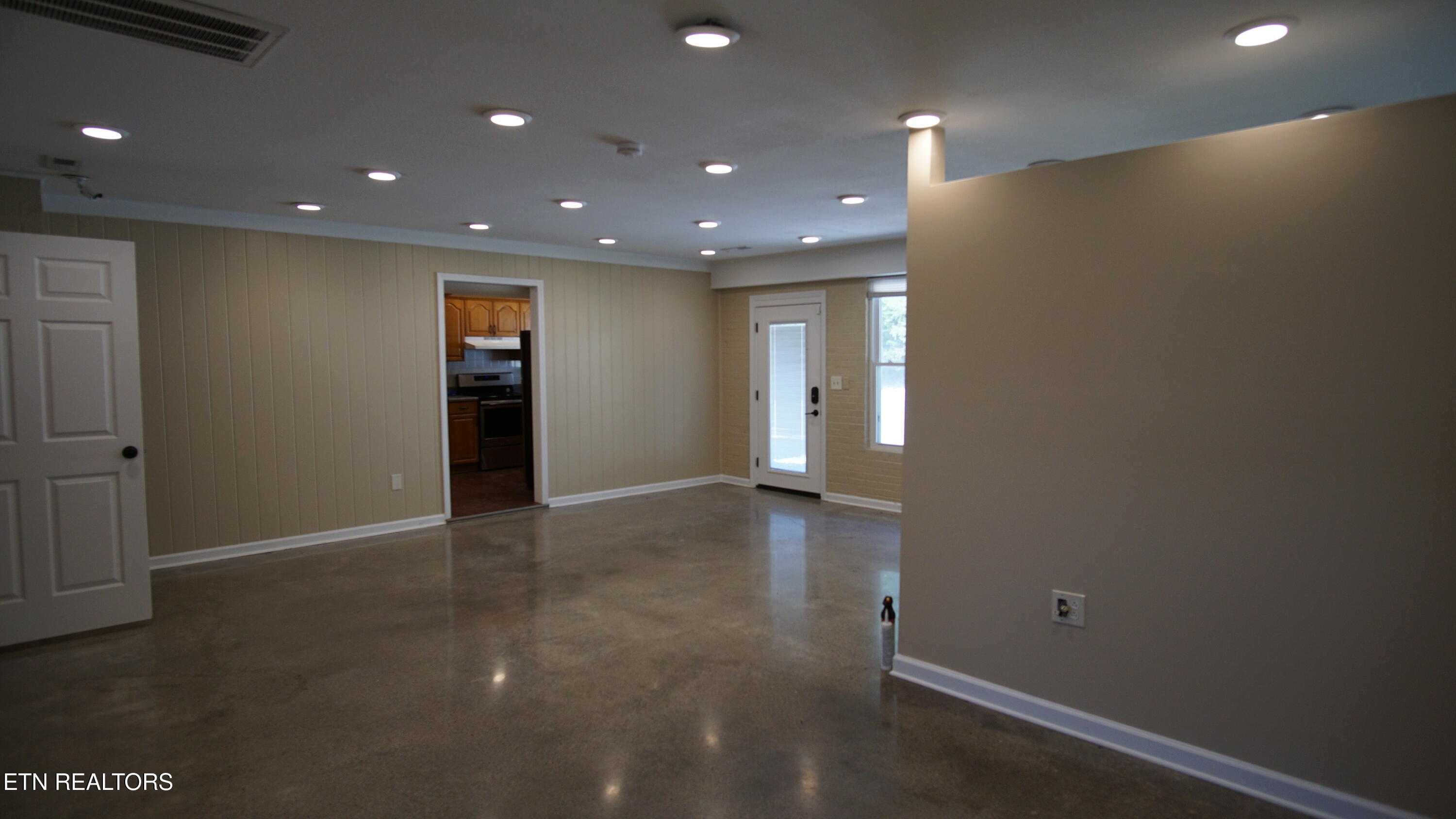 110 N Springview Road Maryville TN 37801