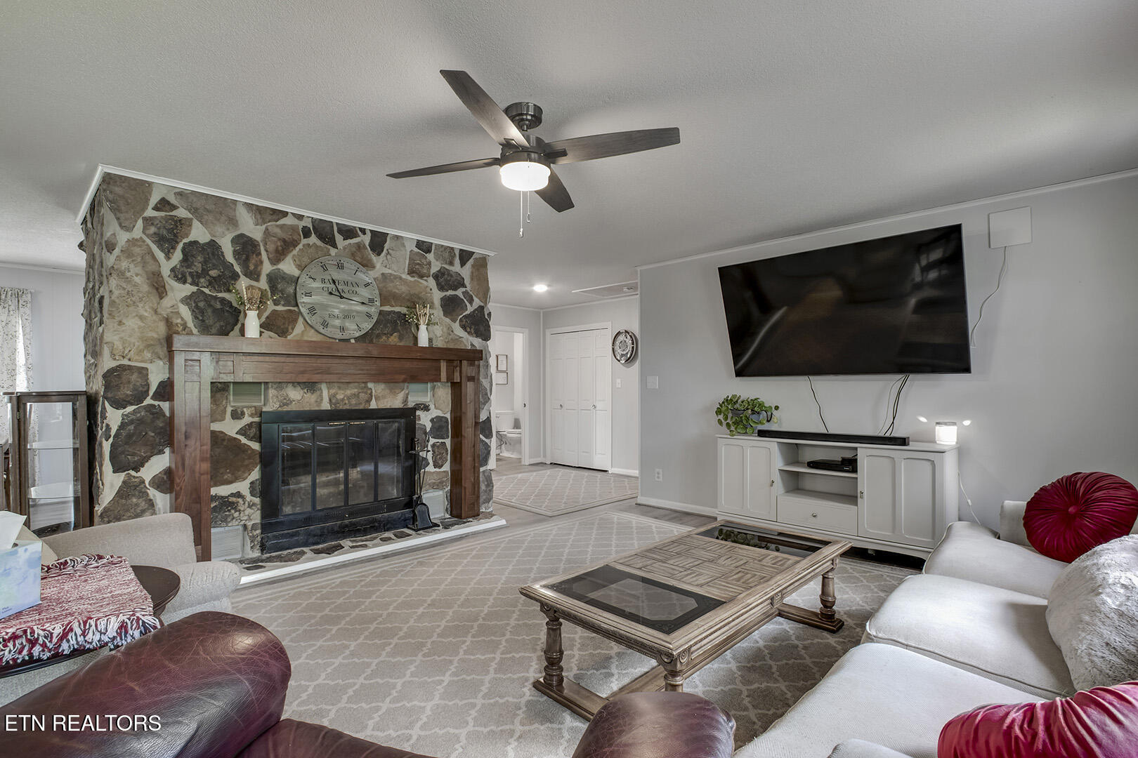 2163 Sugar Grove Valley Road Harriman TN 37748