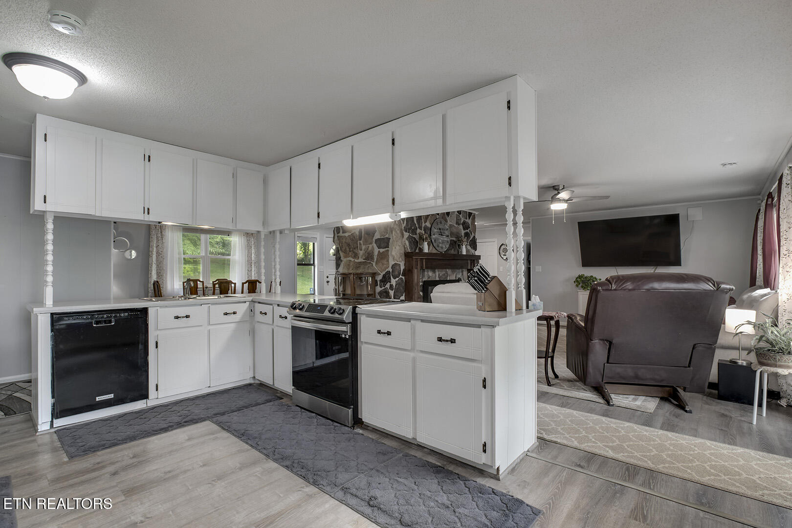 2163 Sugar Grove Valley Road Harriman TN 37748