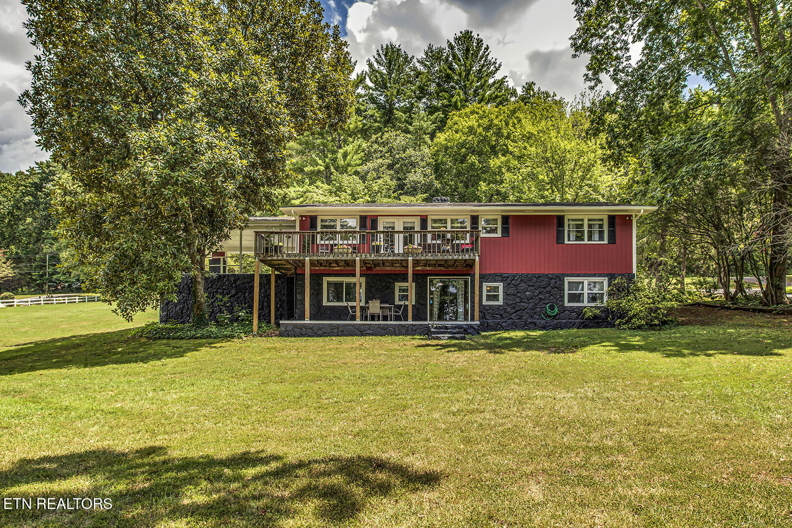 2163 Sugar Grove Valley Road Harriman TN 37748