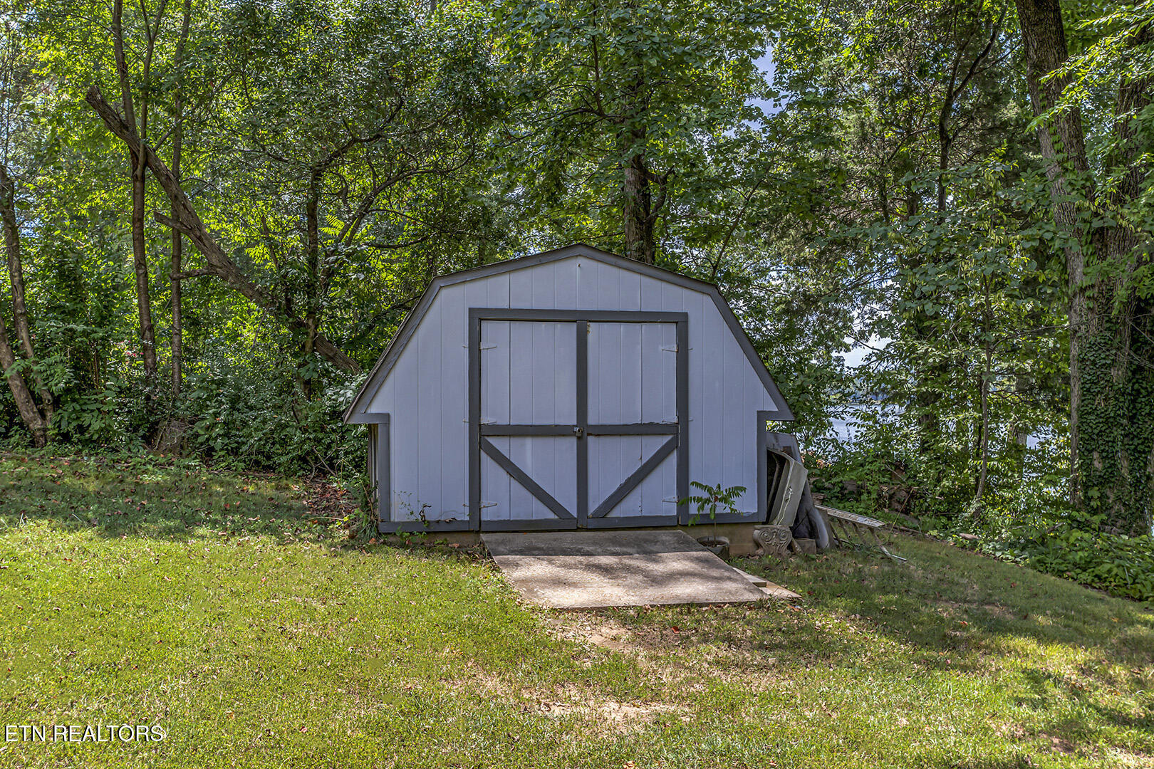 2163 Sugar Grove Valley Road Harriman TN 37748