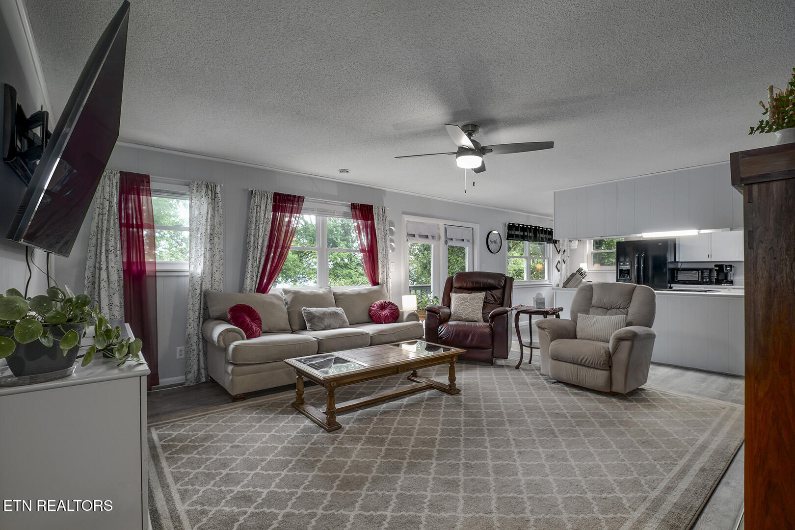 2163 Sugar Grove Valley Road Harriman TN 37748