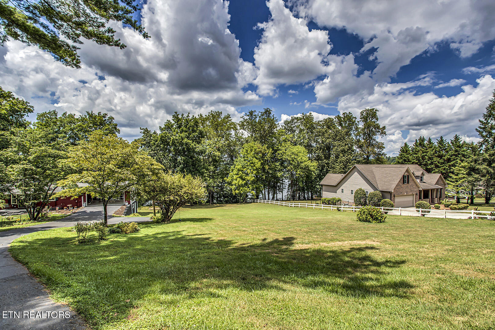 2163 Sugar Grove Valley Road Harriman TN 37748