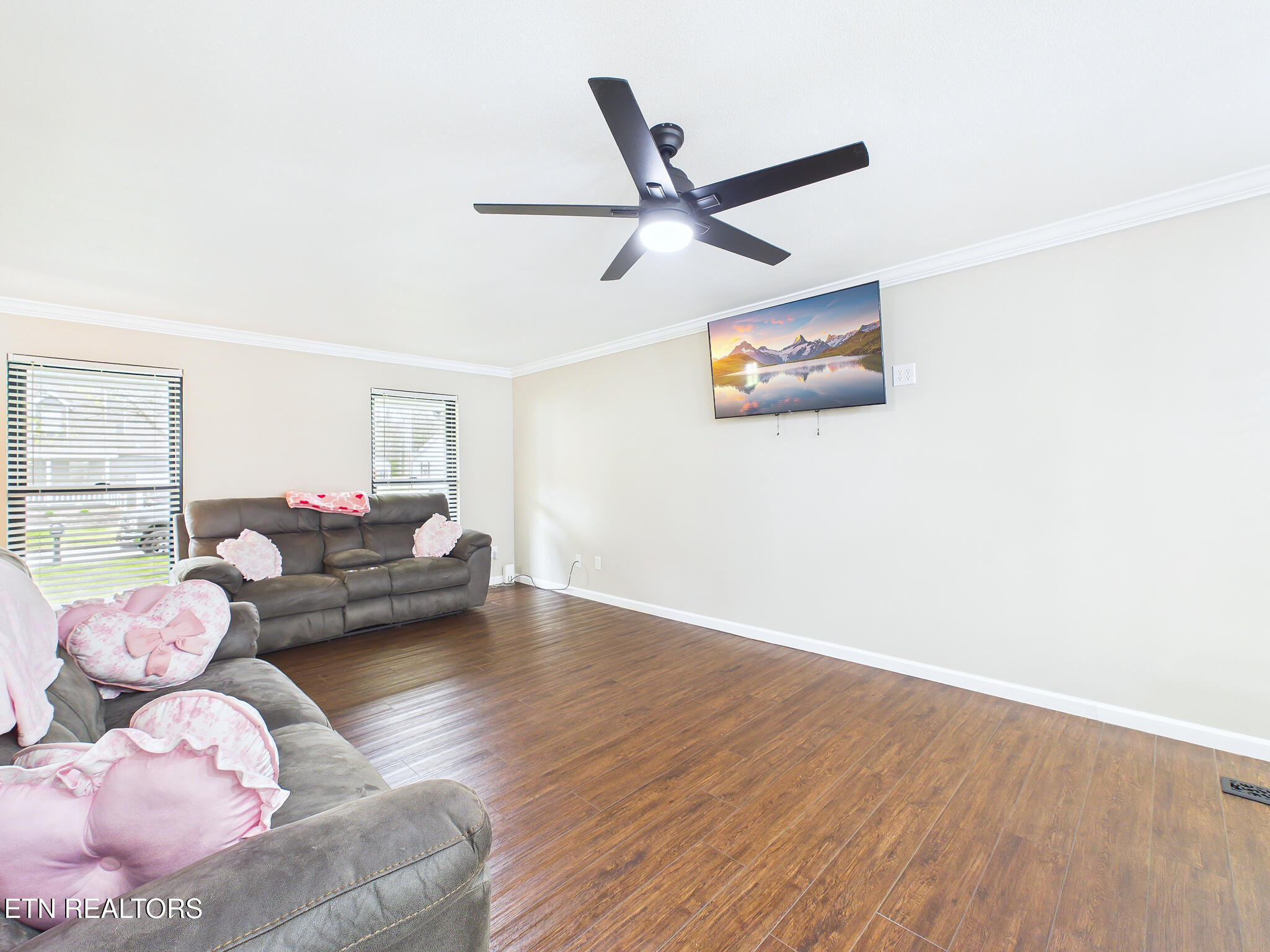 1313 English Lane Athens TN 37303