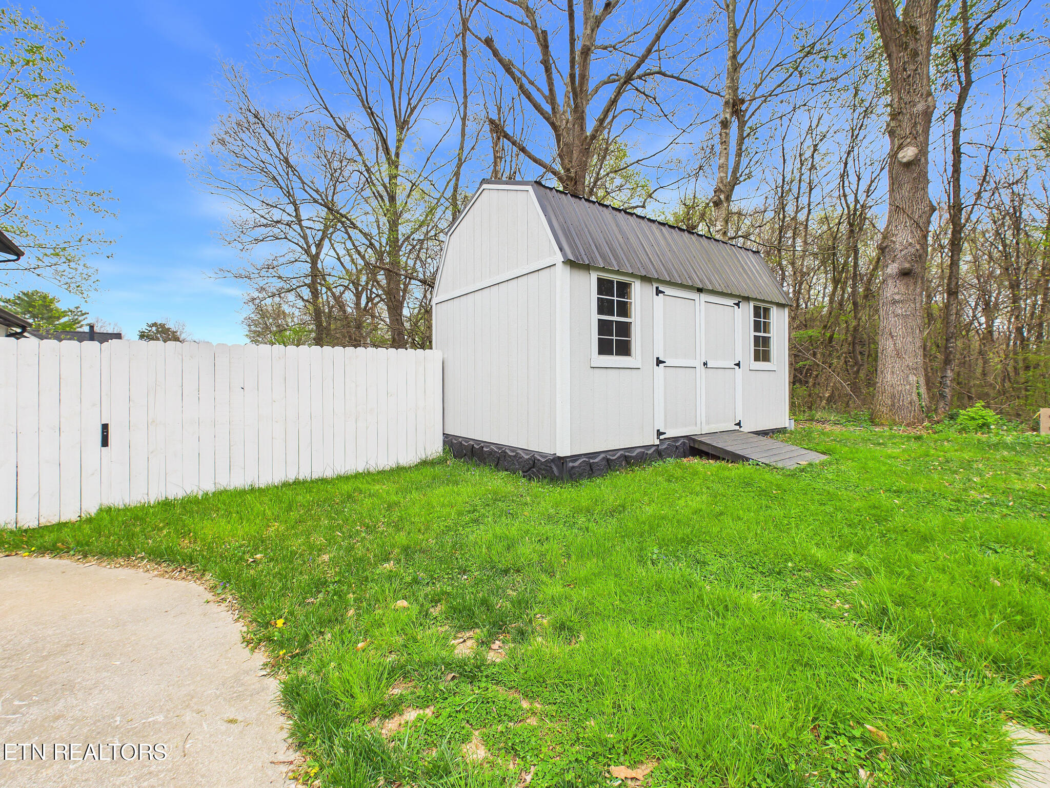 1313 English Lane Athens TN 37303