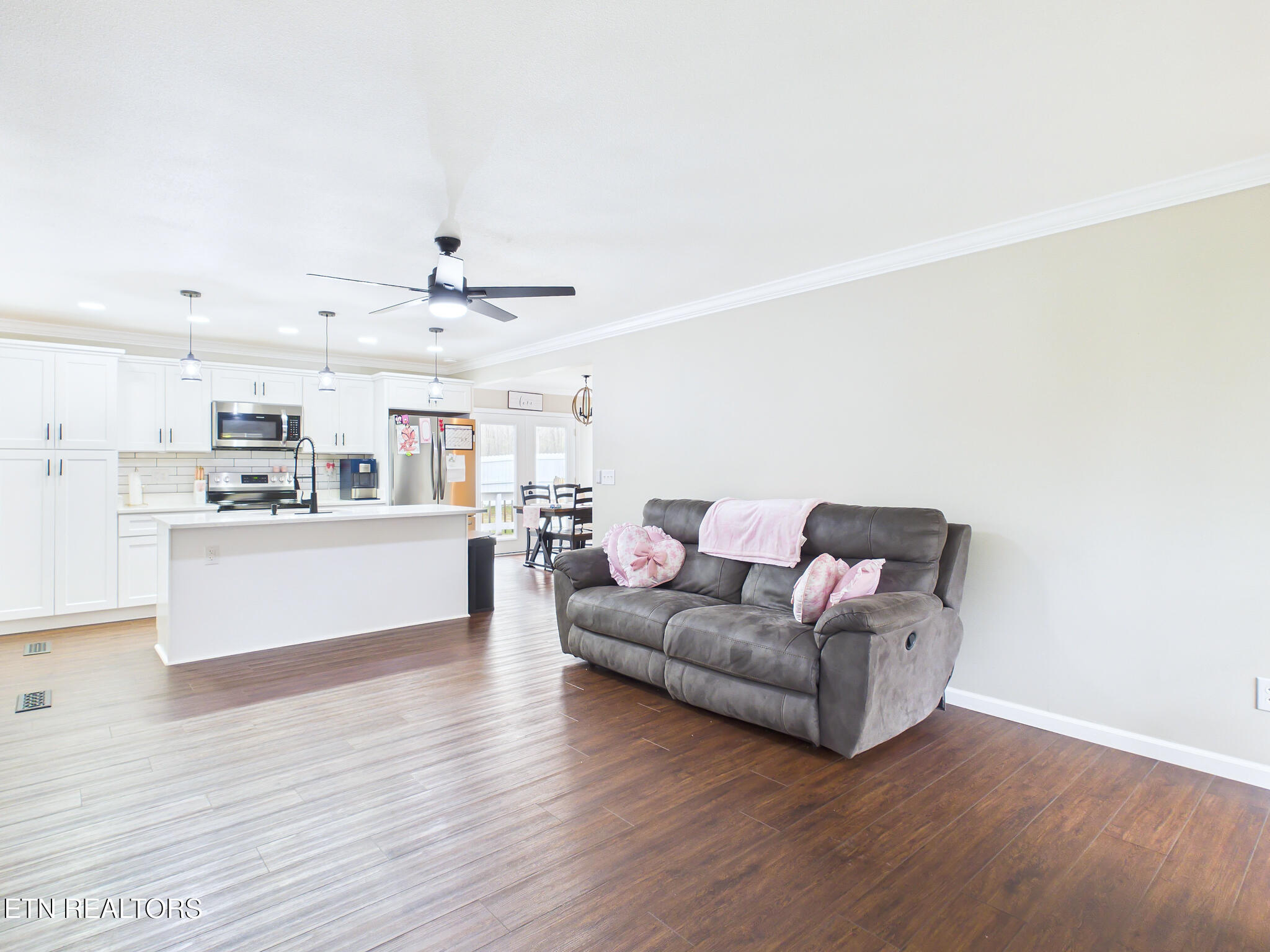 1313 English Lane Athens TN 37303
