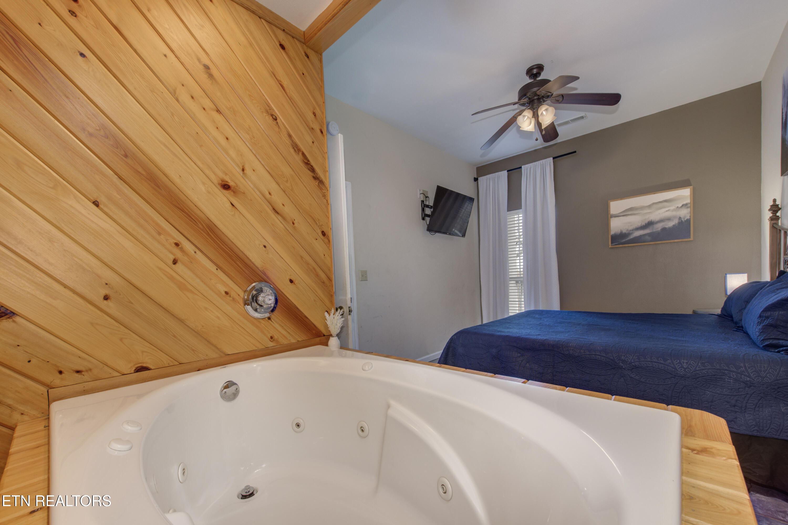 838 Holly Branch Drive Gatlinburg TN 37738