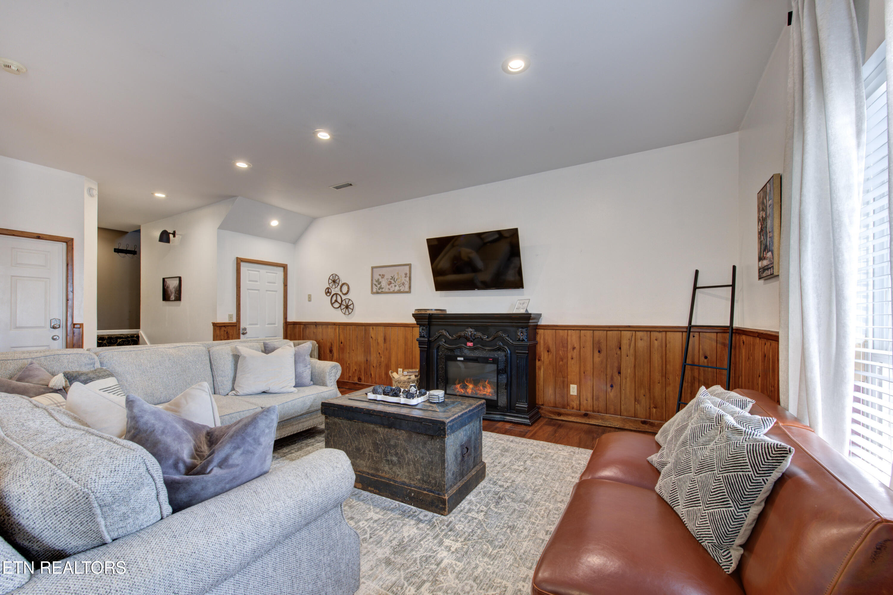 838 Holly Branch Drive Gatlinburg TN 37738