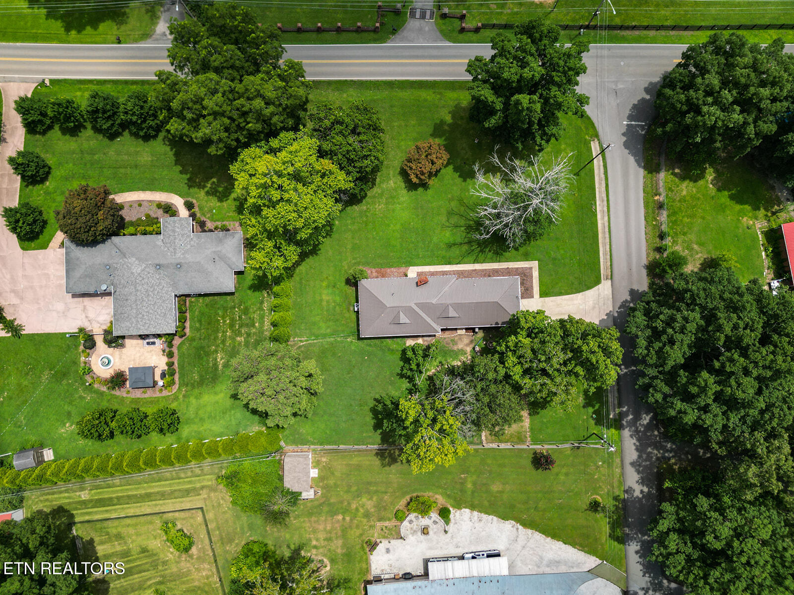 112 S Hummingbird Lane Dickson TN 37055