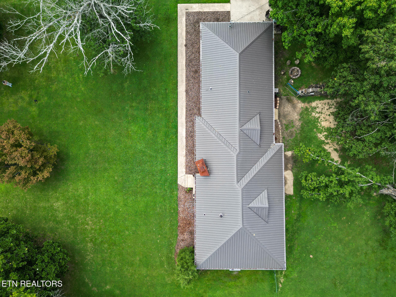 112 S Hummingbird Lane Dickson TN 37055