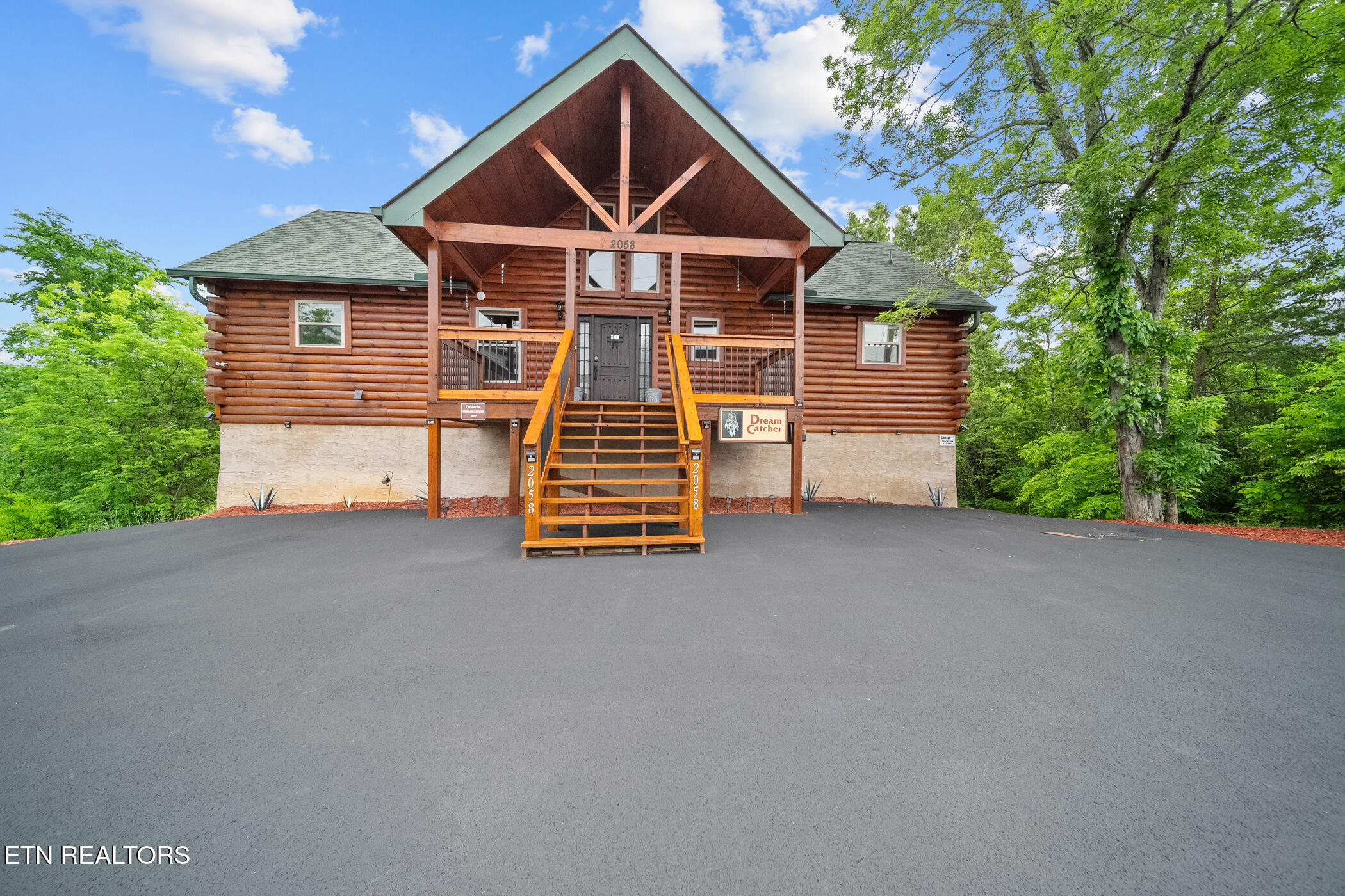 2058 Eagle Feather Drive Sevierville TN 37876
