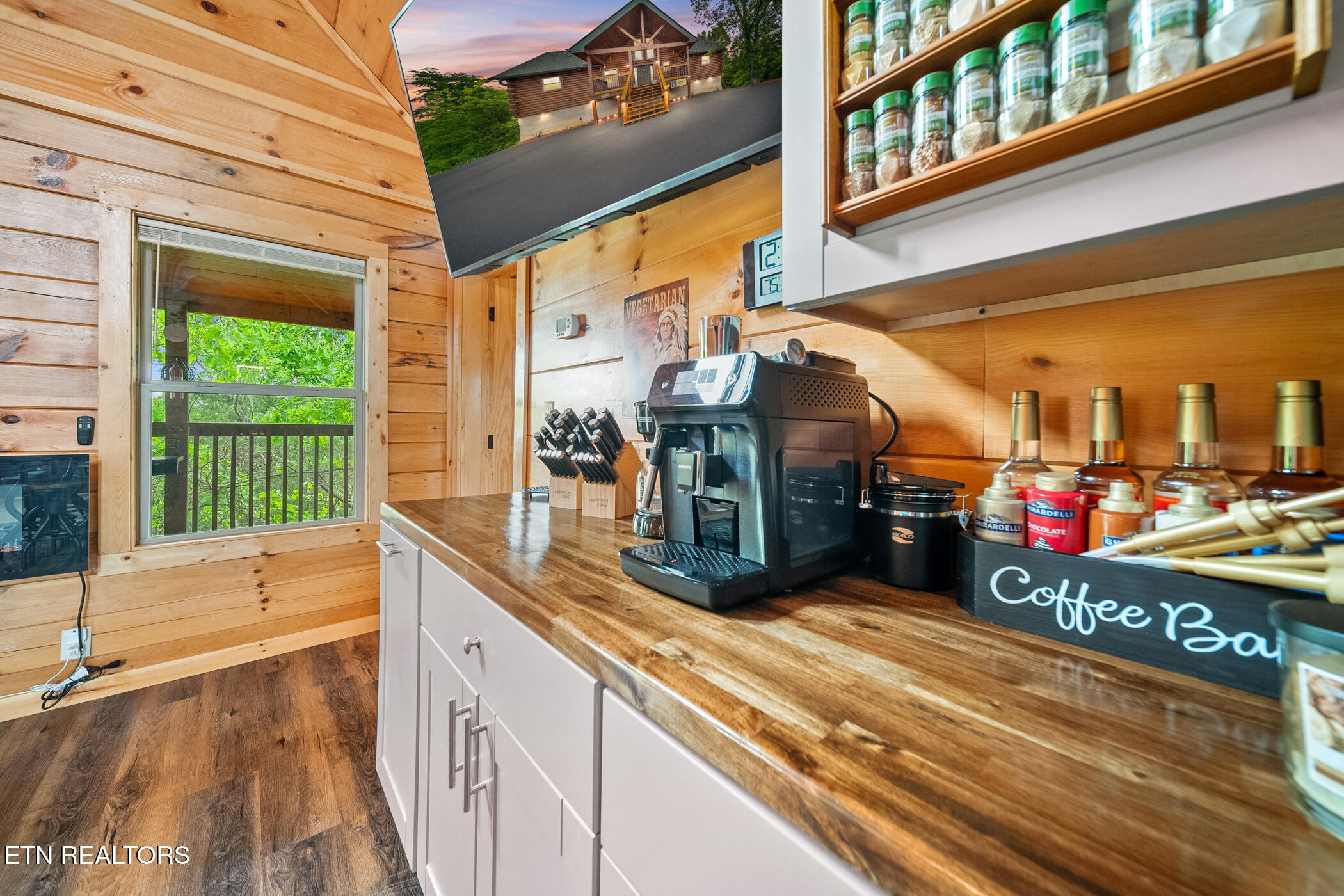 2058 Eagle Feather Drive Sevierville TN 37876