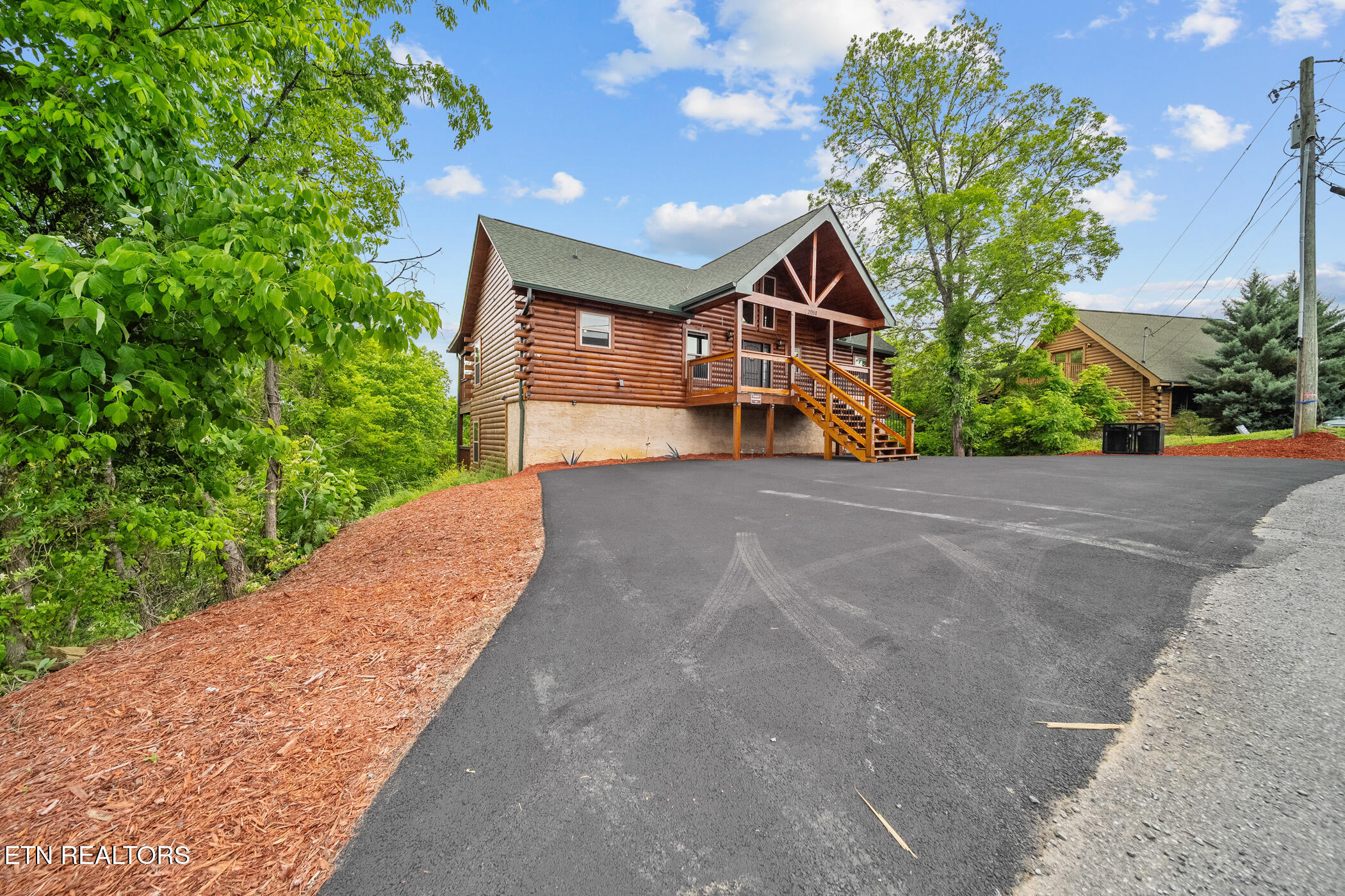 2058 Eagle Feather Drive Sevierville TN 37876