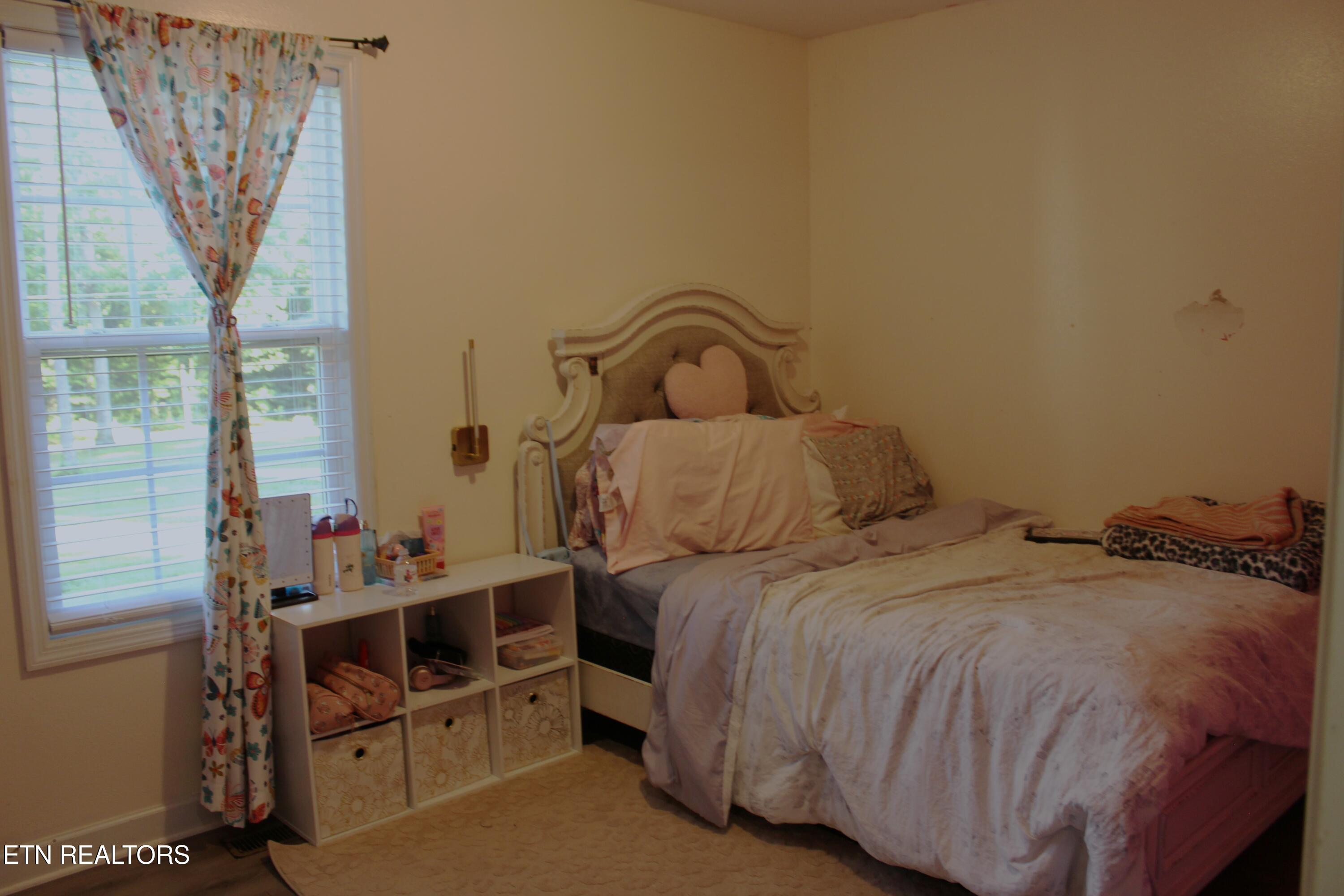 4433 Unitia Road Lenoir City TN 37772