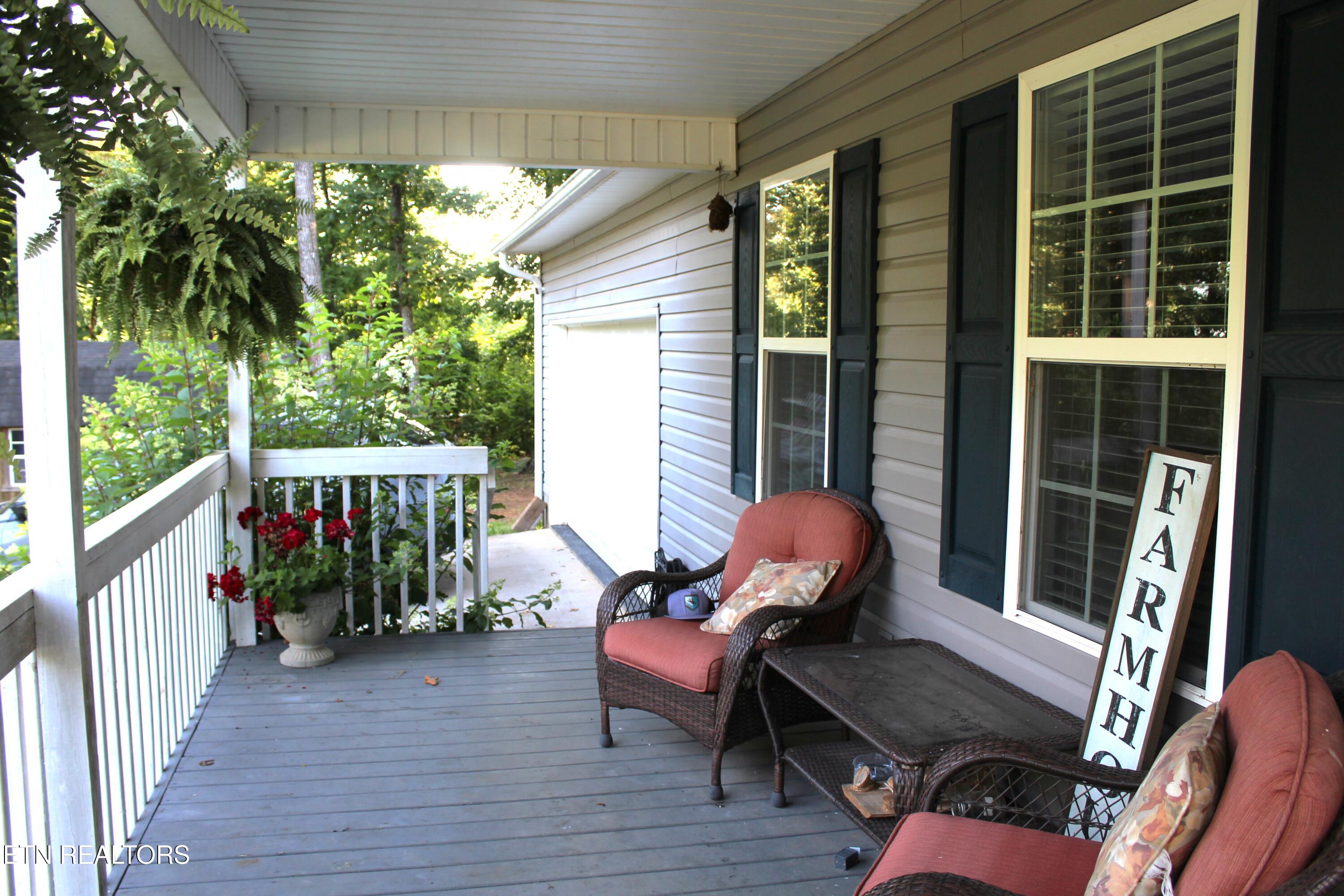 4433 Unitia Road Lenoir City TN 37772