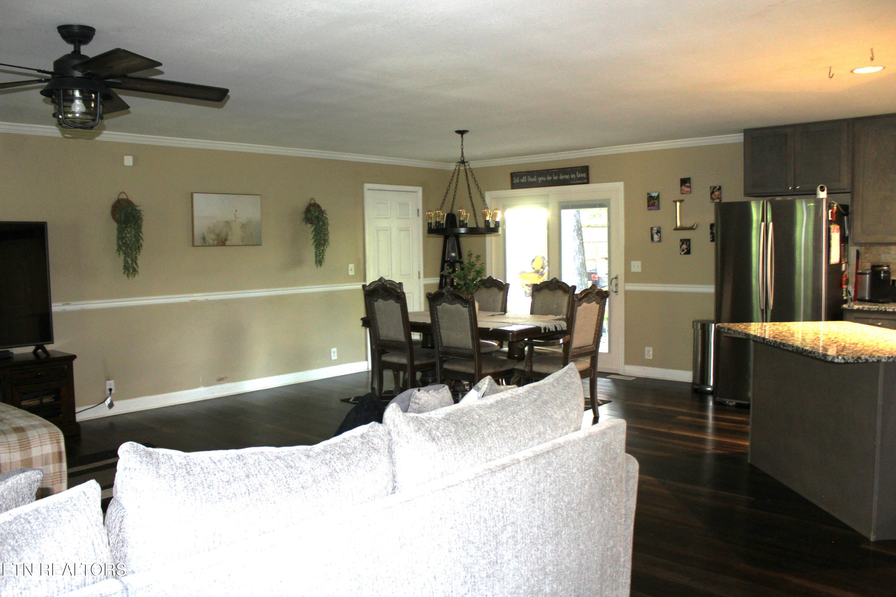 4433 Unitia Road Lenoir City TN 37772