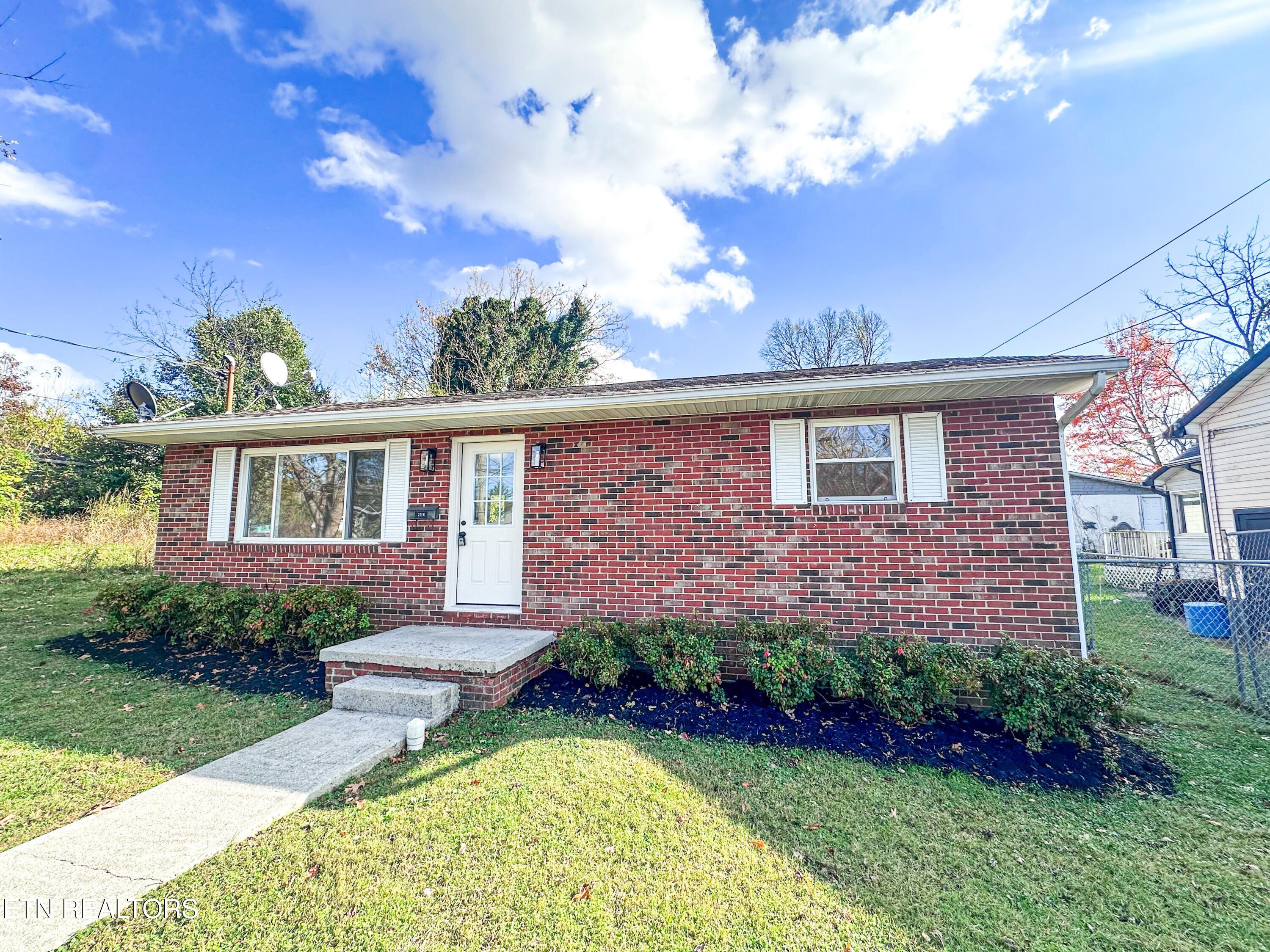2114 Mccroskey Avenue Knoxville TN 37917