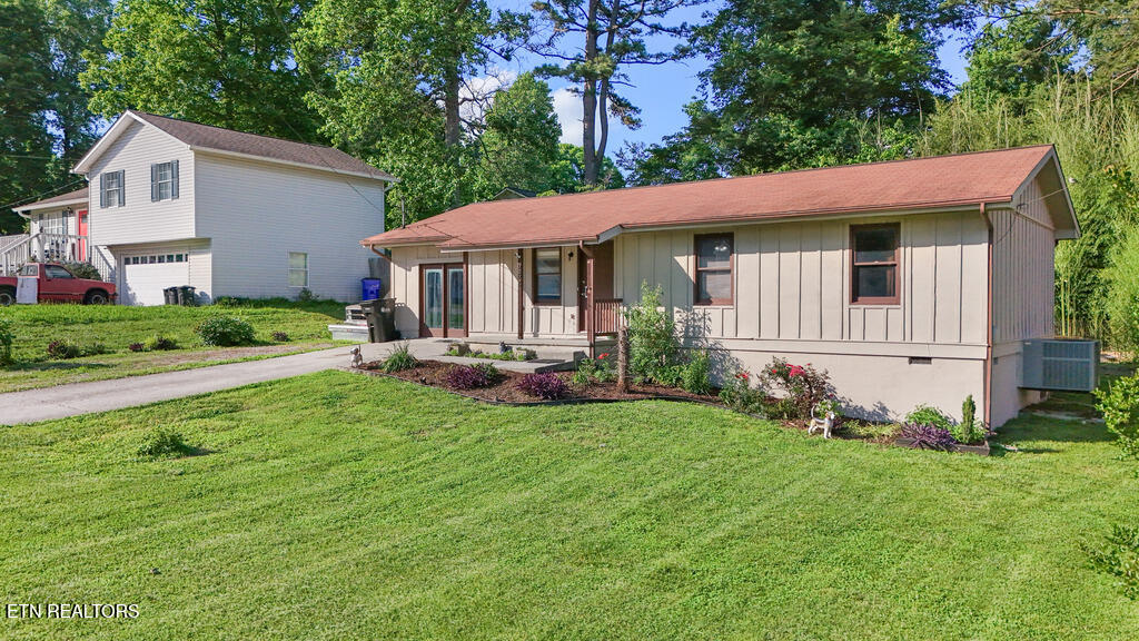 233 Doe Run Boulevard Clinton TN 37716