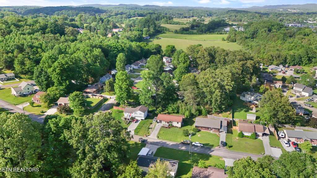 233 Doe Run Boulevard Clinton TN 37716