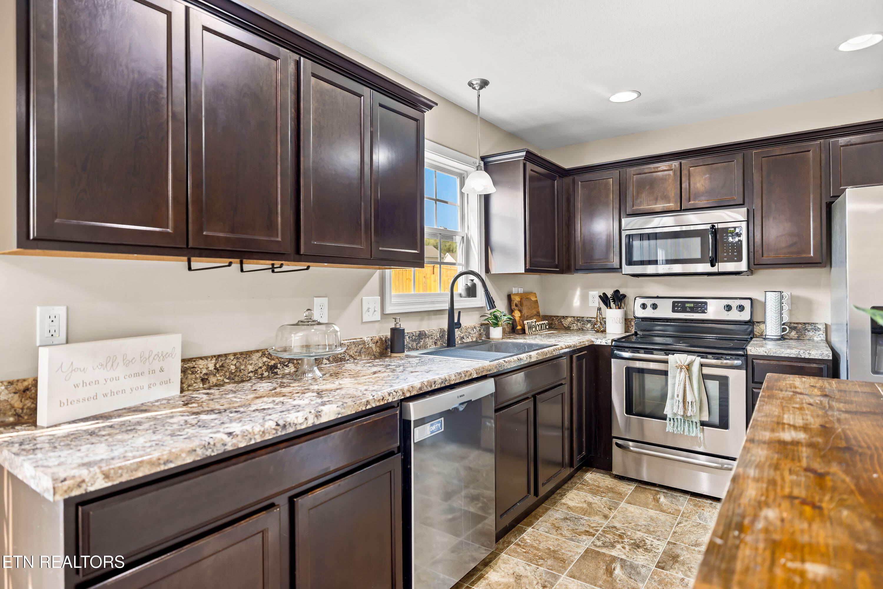 1821 Point Wood Drive Knoxville TN 37920