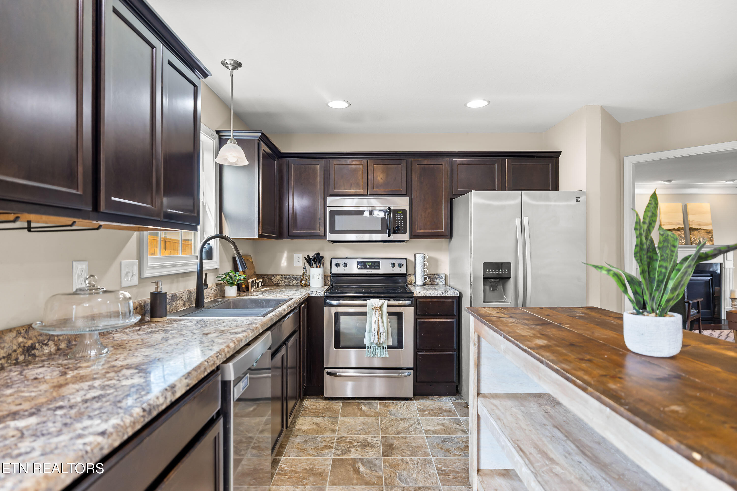 1821 Point Wood Drive Knoxville TN 37920