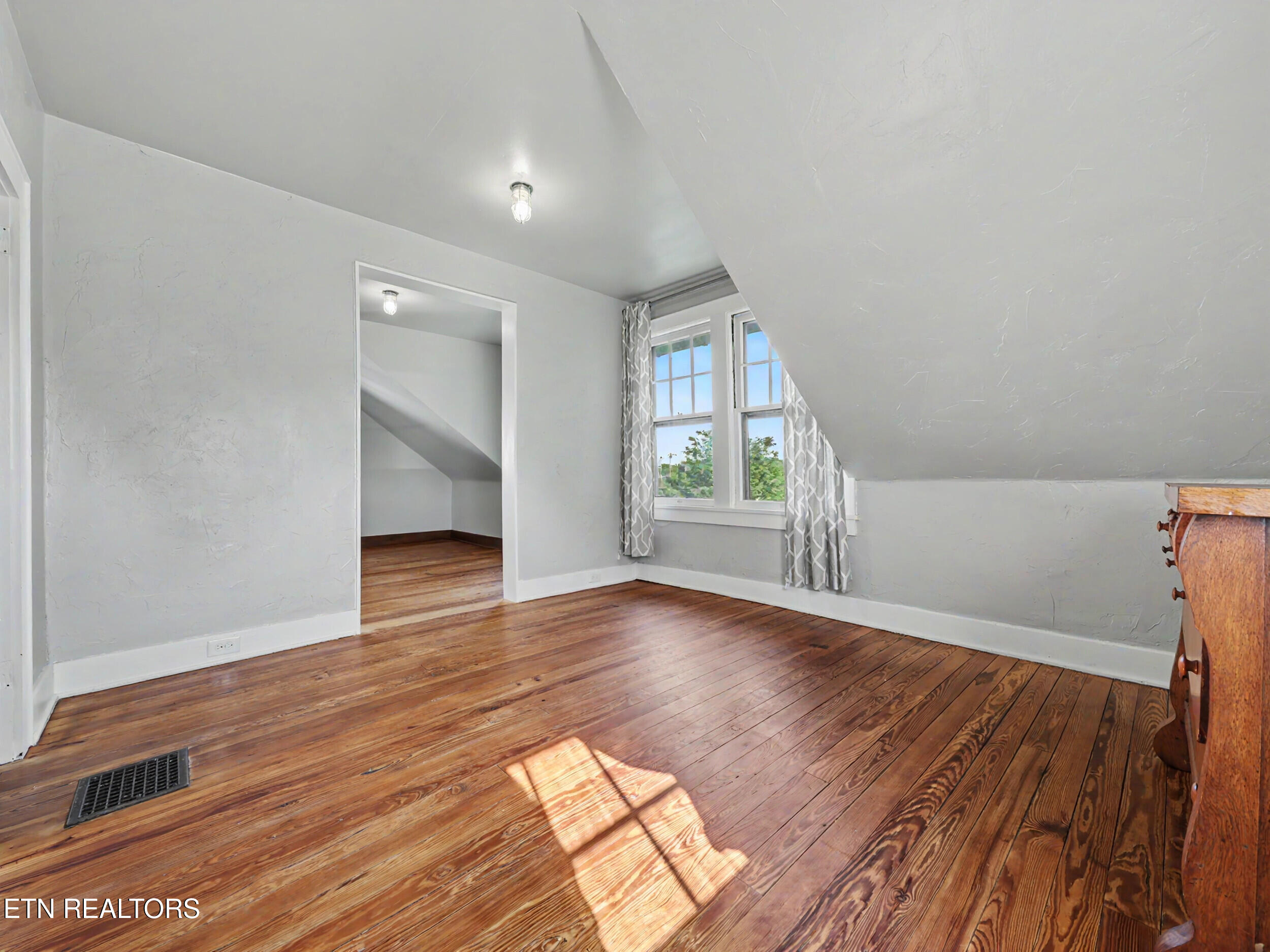 1704 E 5th Avenue Knoxville TN 37917