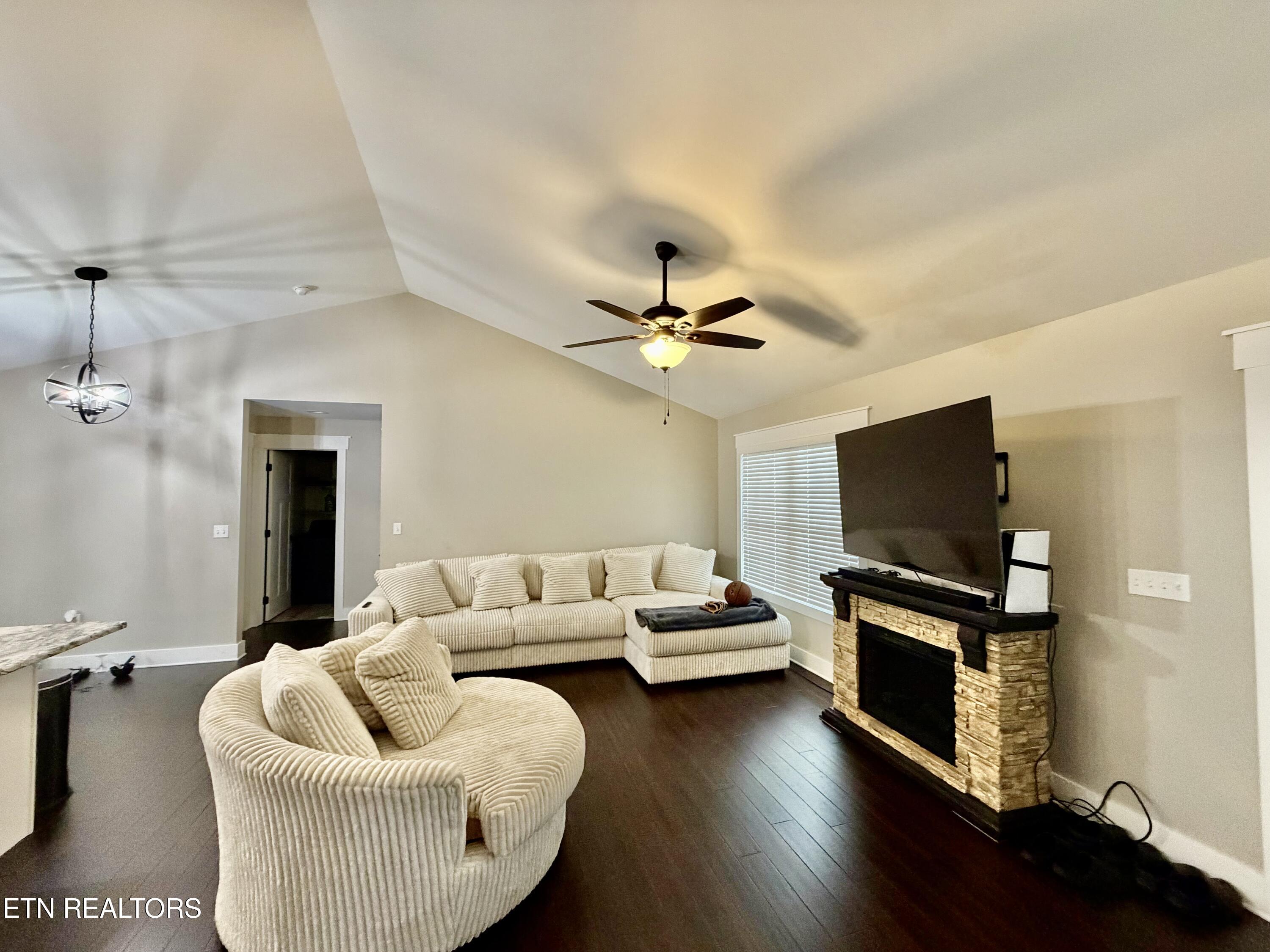 127 Kars Lane Tazewell TN 37879
