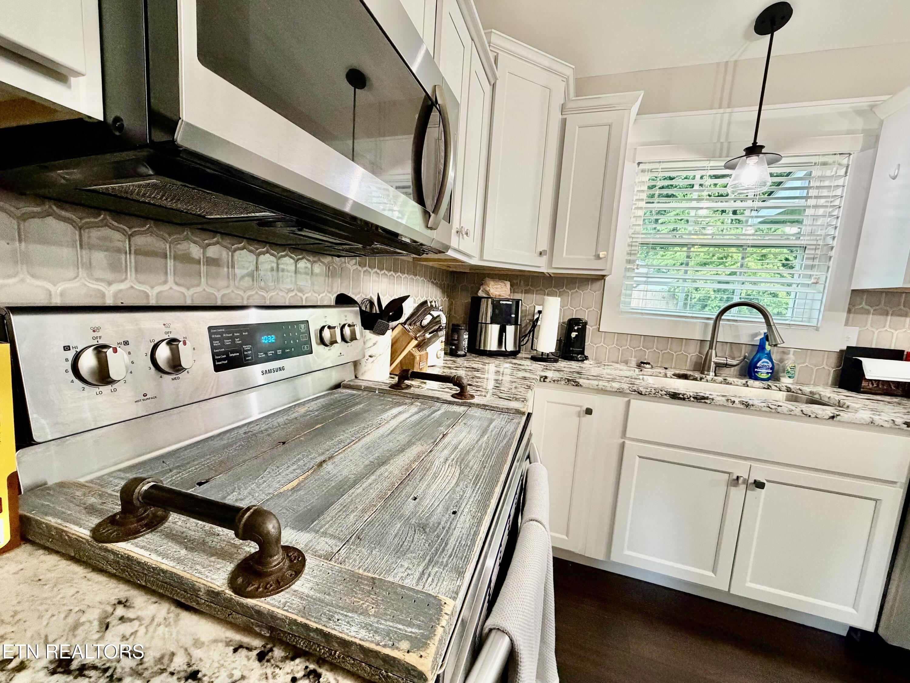127 Kars Lane Tazewell TN 37879