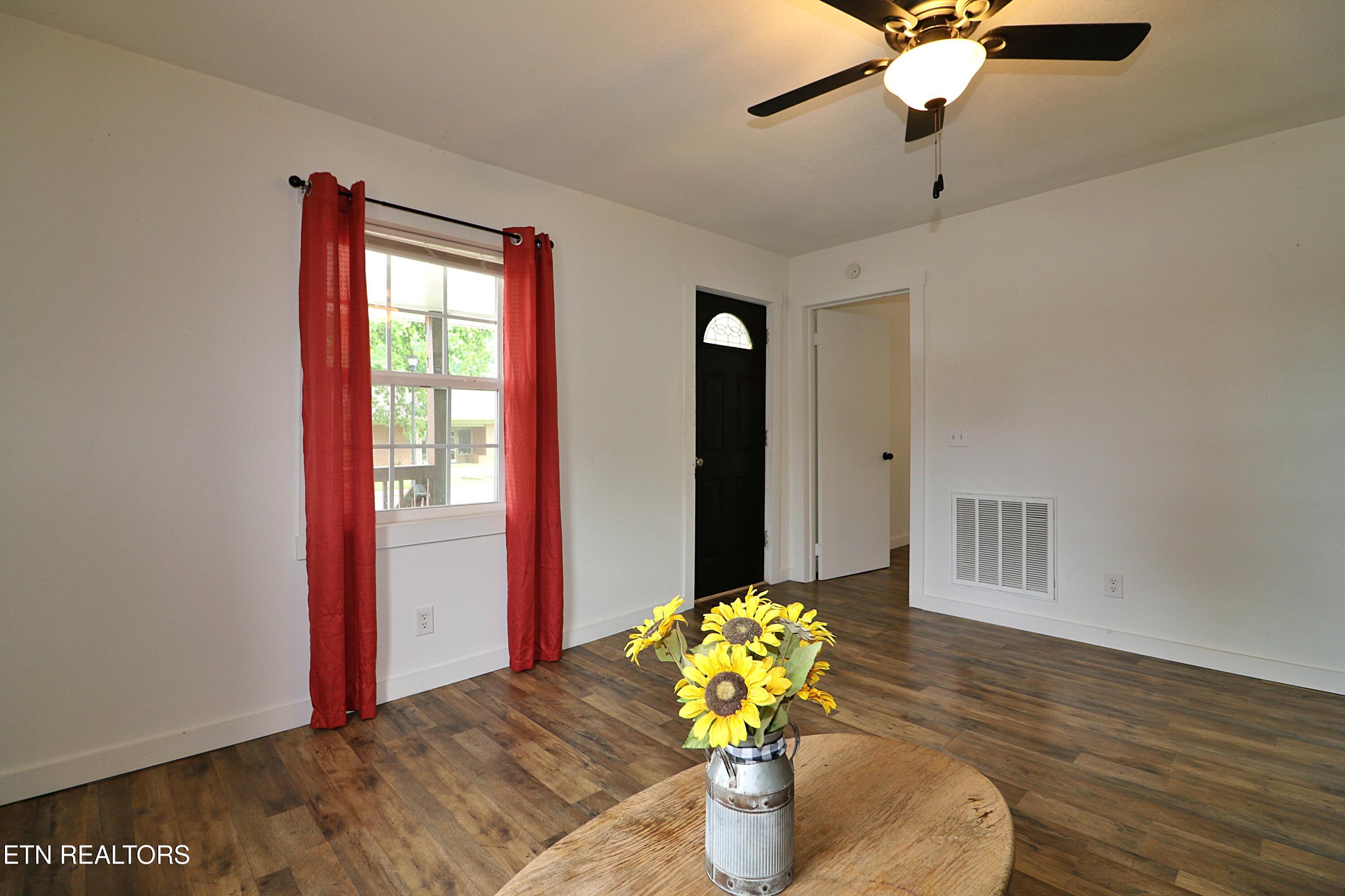 117 N Main Street Oneida TN 37841
