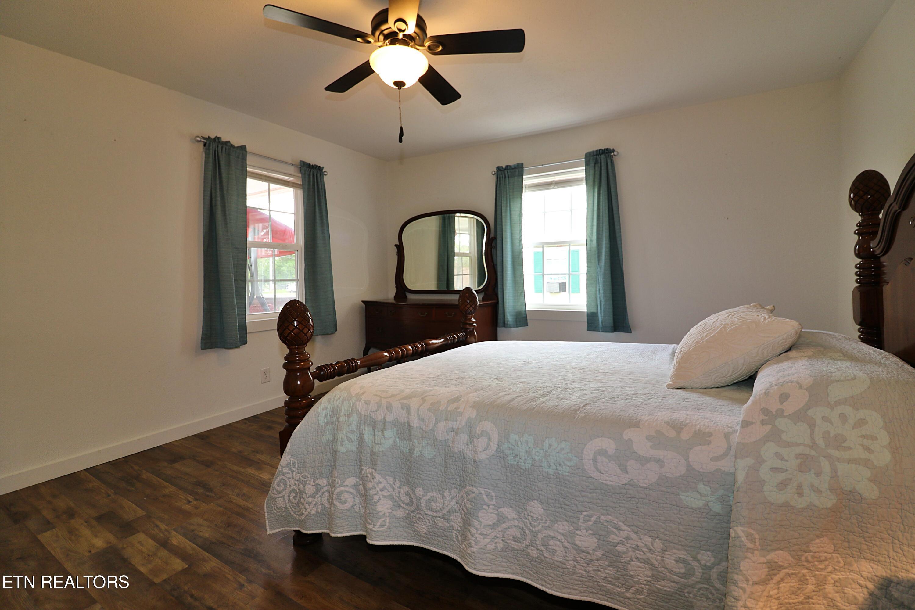 117 N Main Street Oneida TN 37841