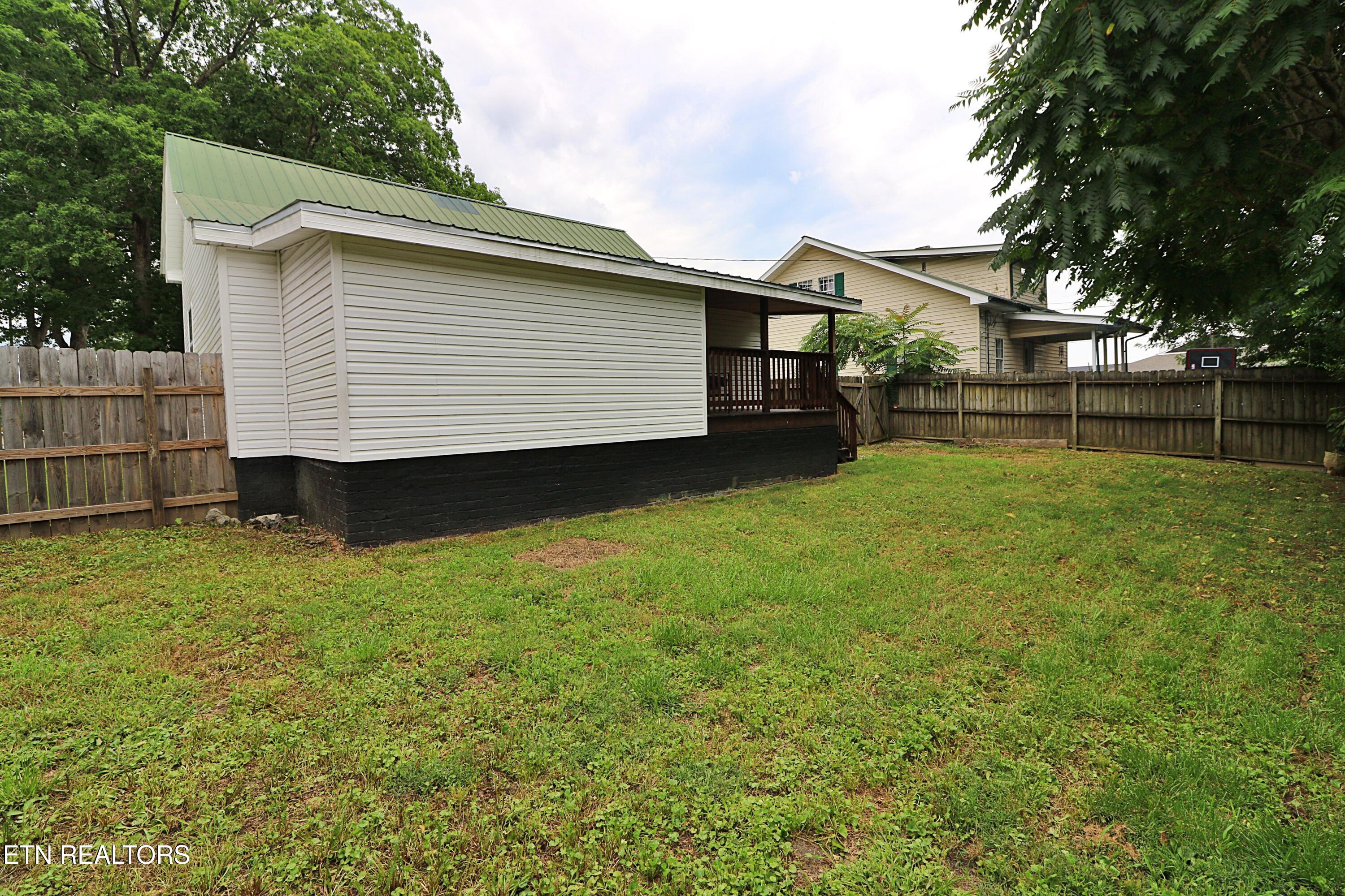 117 N Main Street Oneida TN 37841