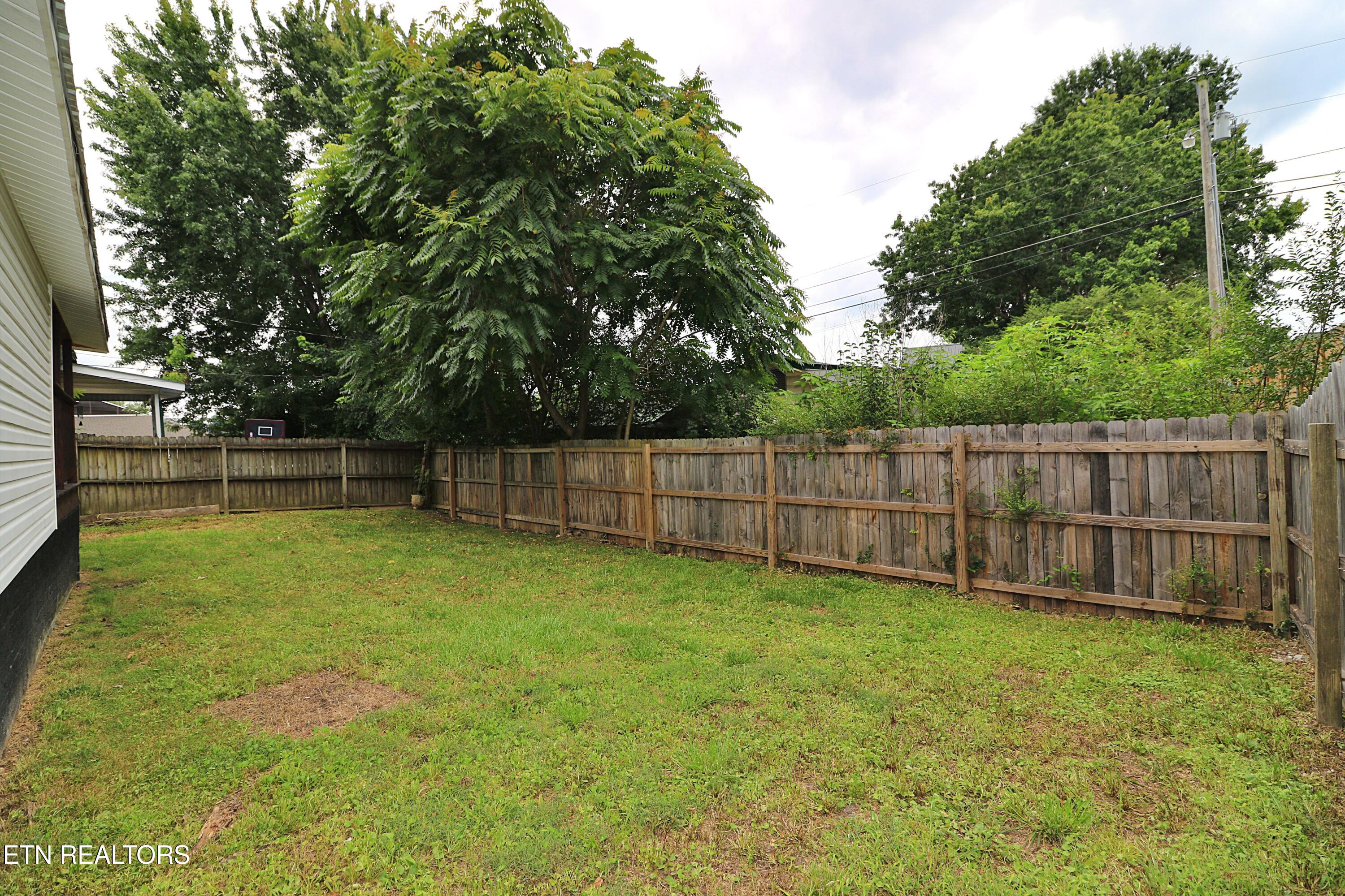 117 N Main Street Oneida TN 37841