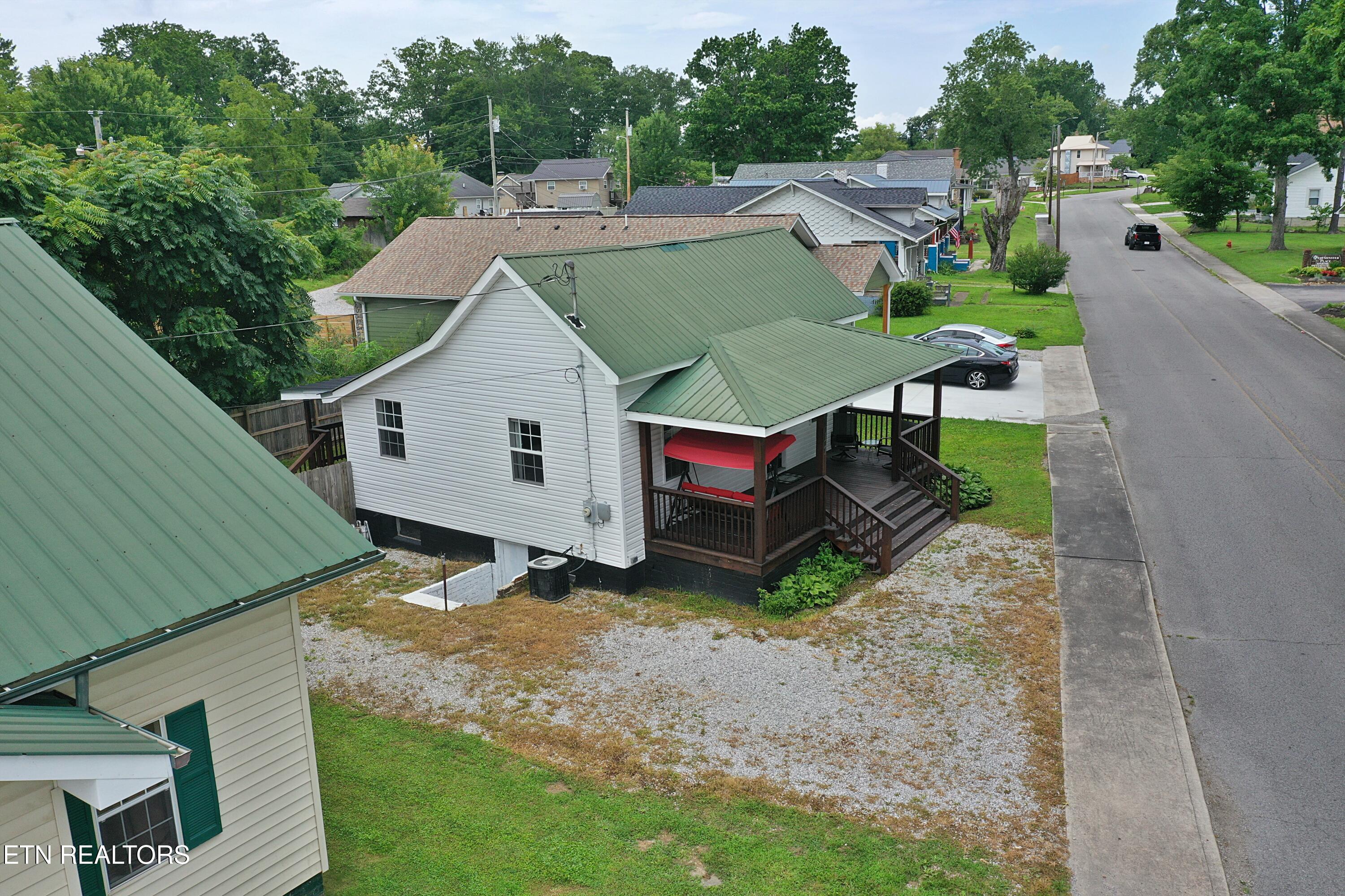 117 N Main Street Oneida TN 37841