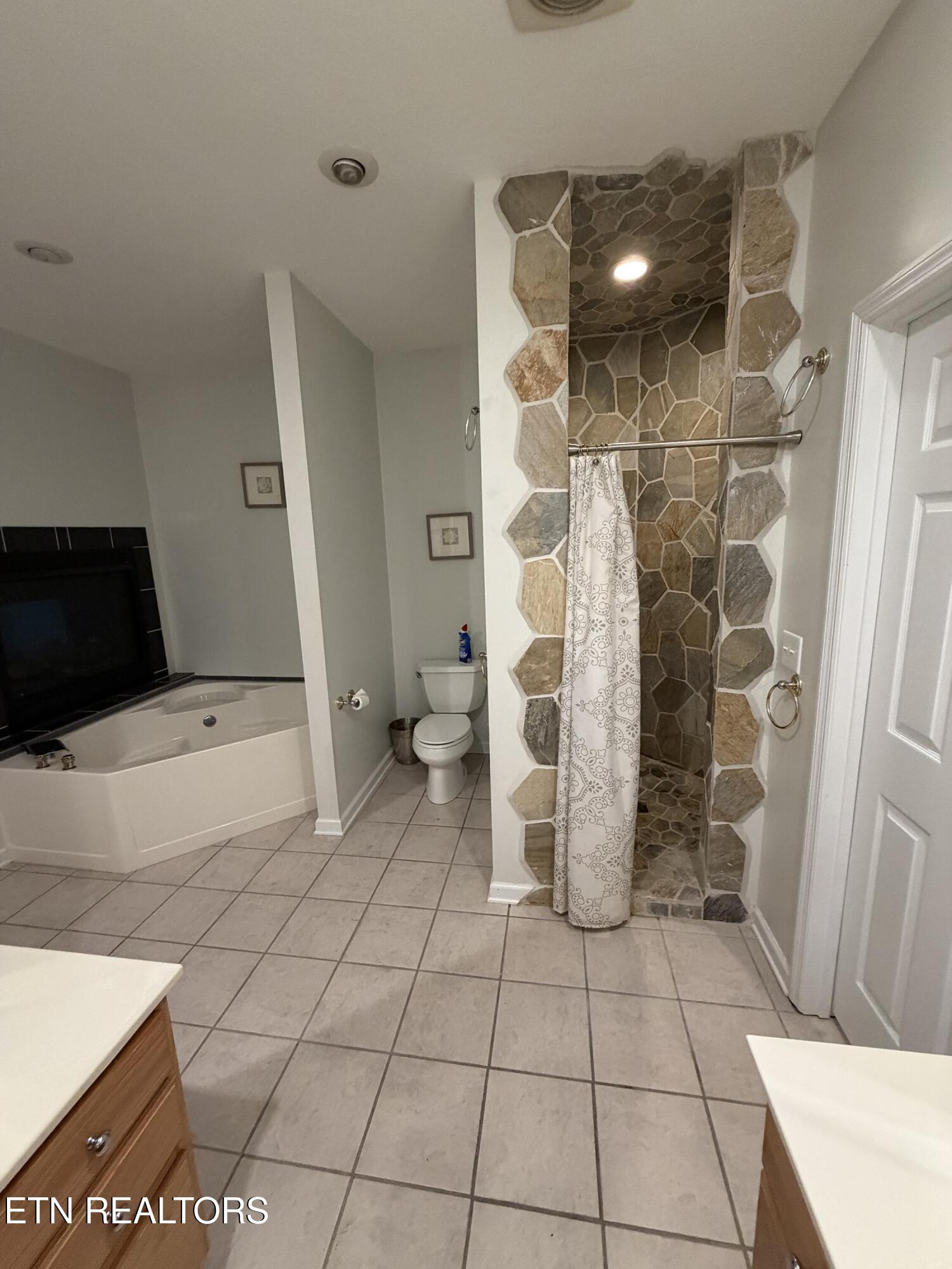 1395 Lakeview Drive Sharps Chapel TN 37866