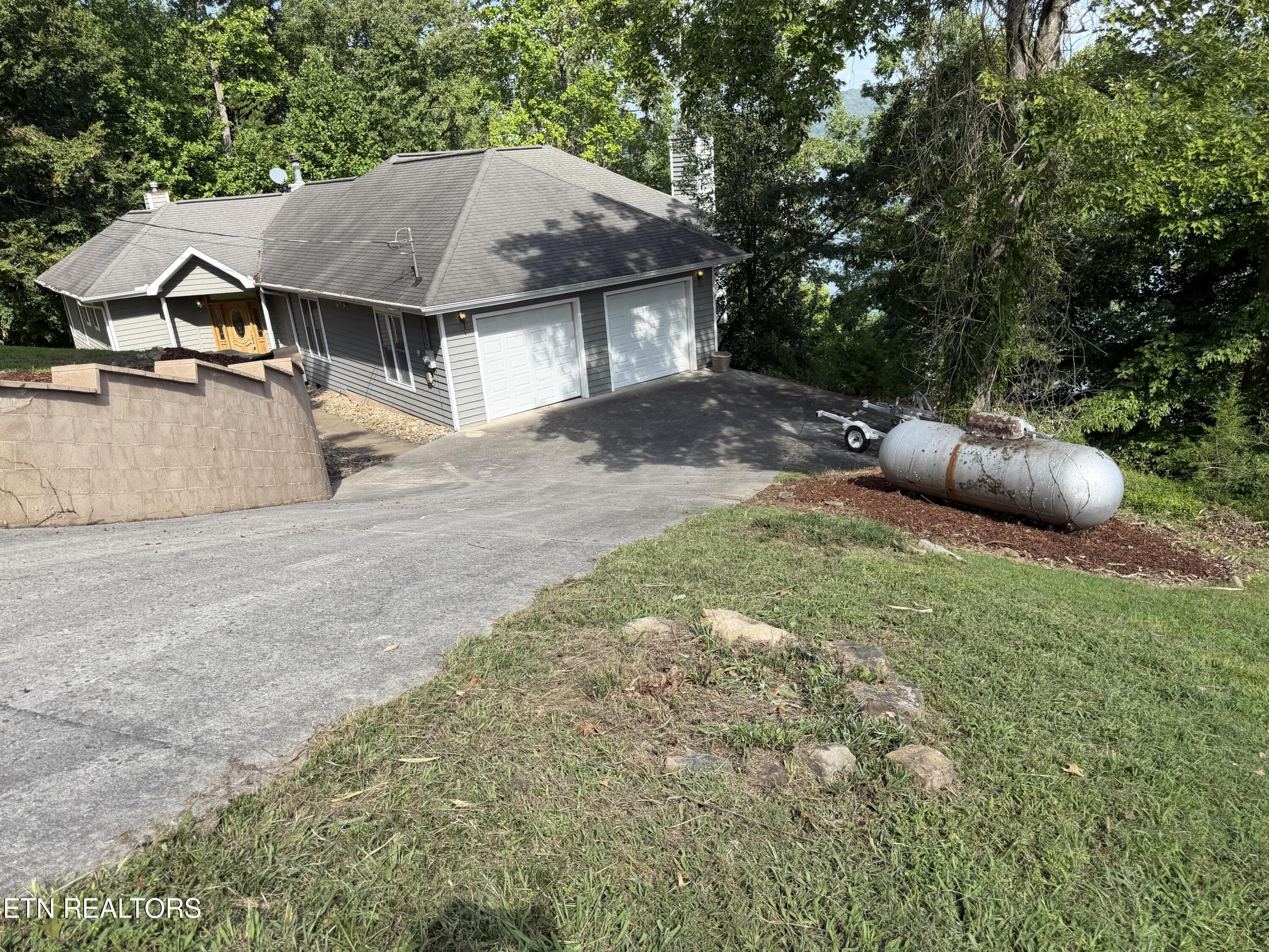 1395 Lakeview Drive Sharps Chapel TN 37866