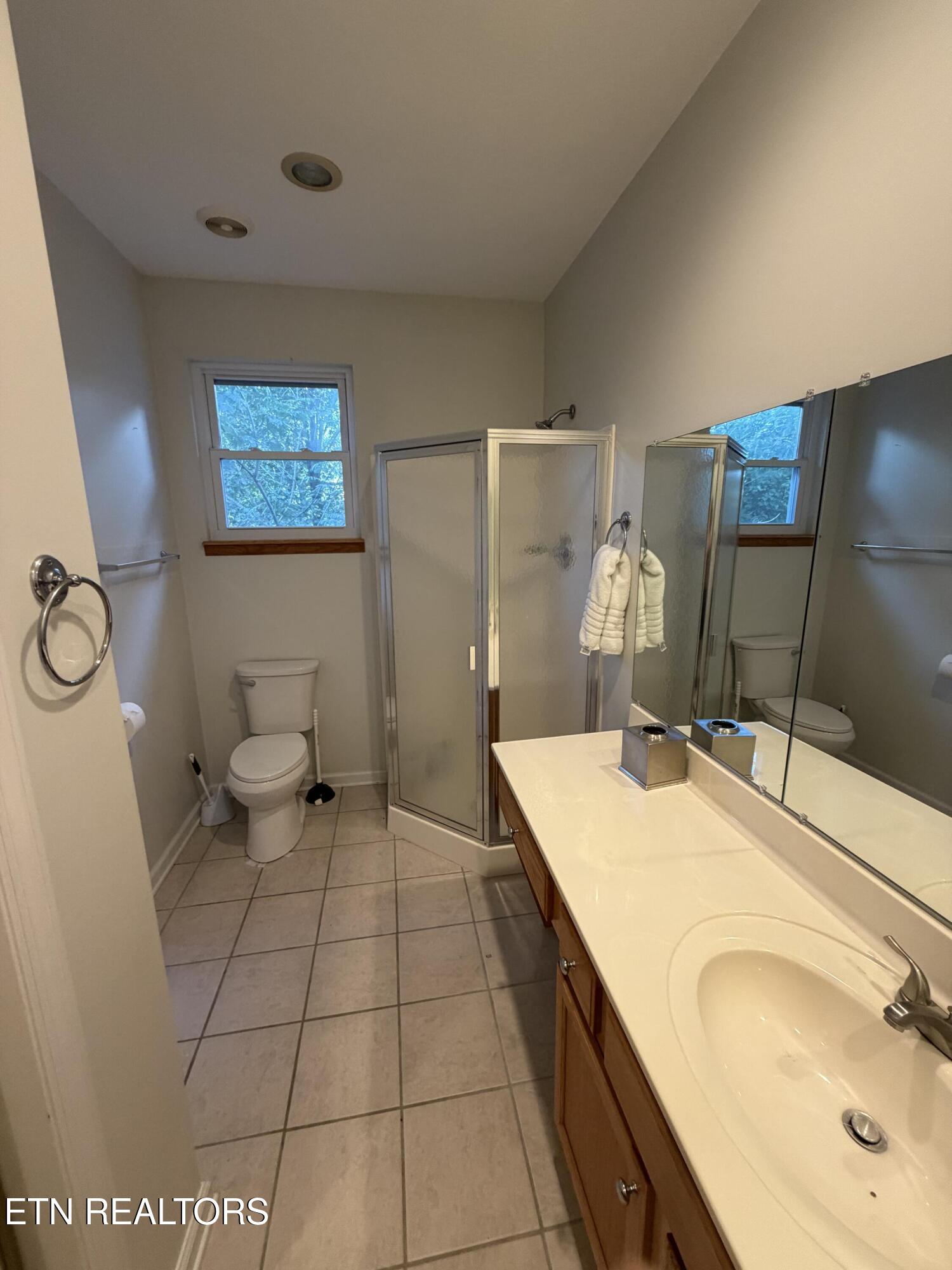 1395 Lakeview Drive Sharps Chapel TN 37866