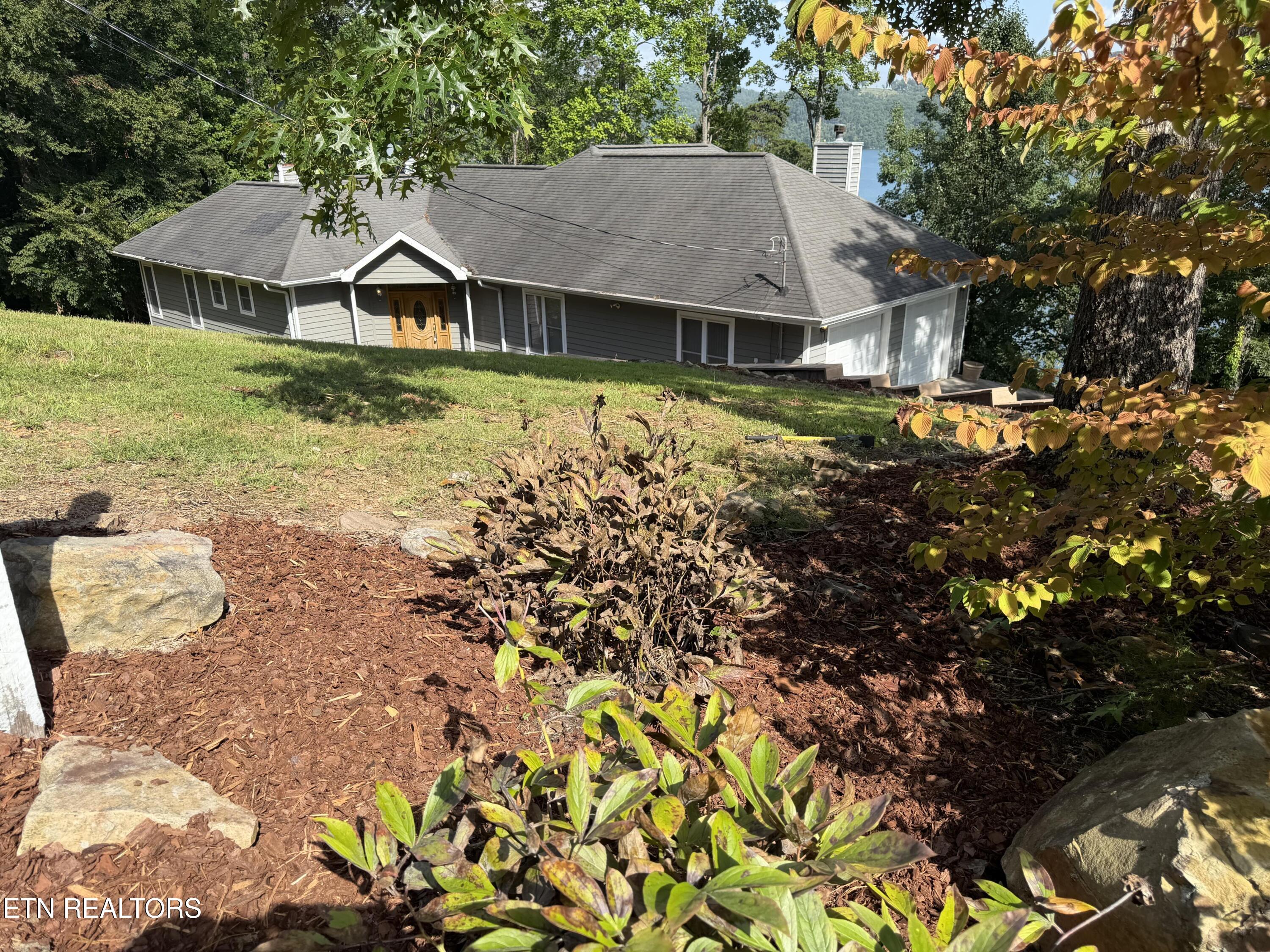 1395 Lakeview Drive Sharps Chapel TN 37866