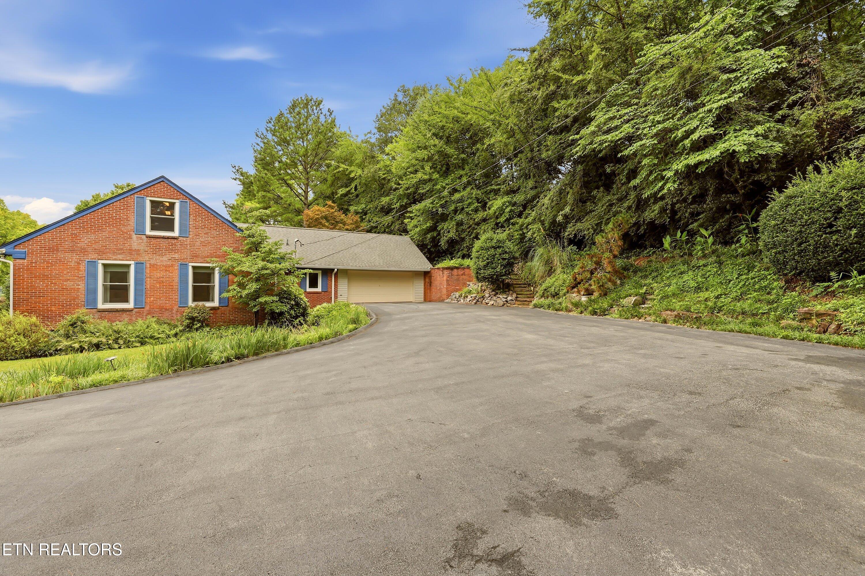 3617 Blow Drive Knoxville TN 37920