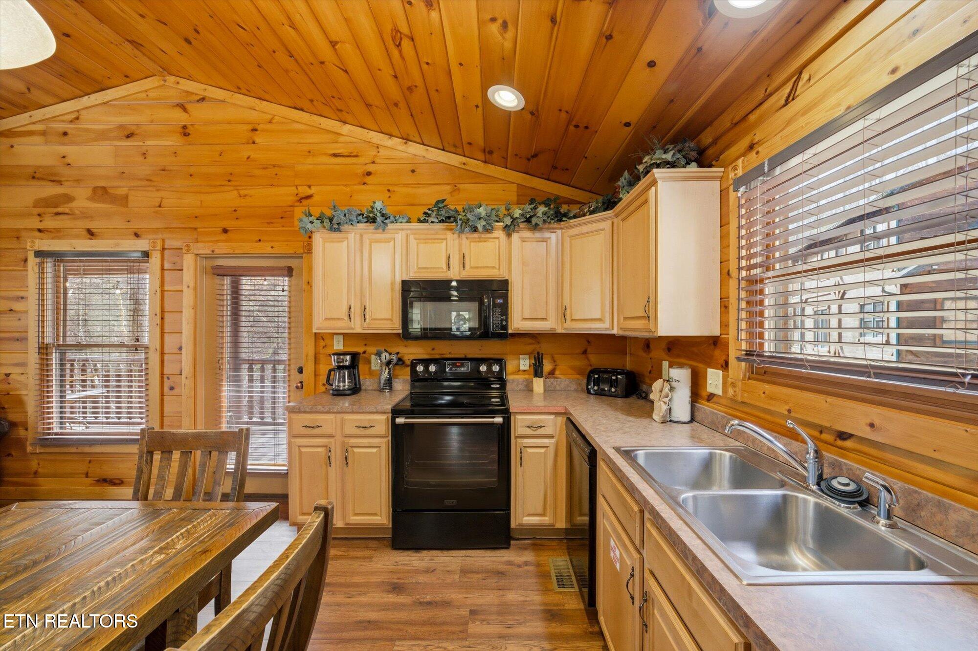 625 Gatlinburg Falls Way Gatlinburg TN 37738