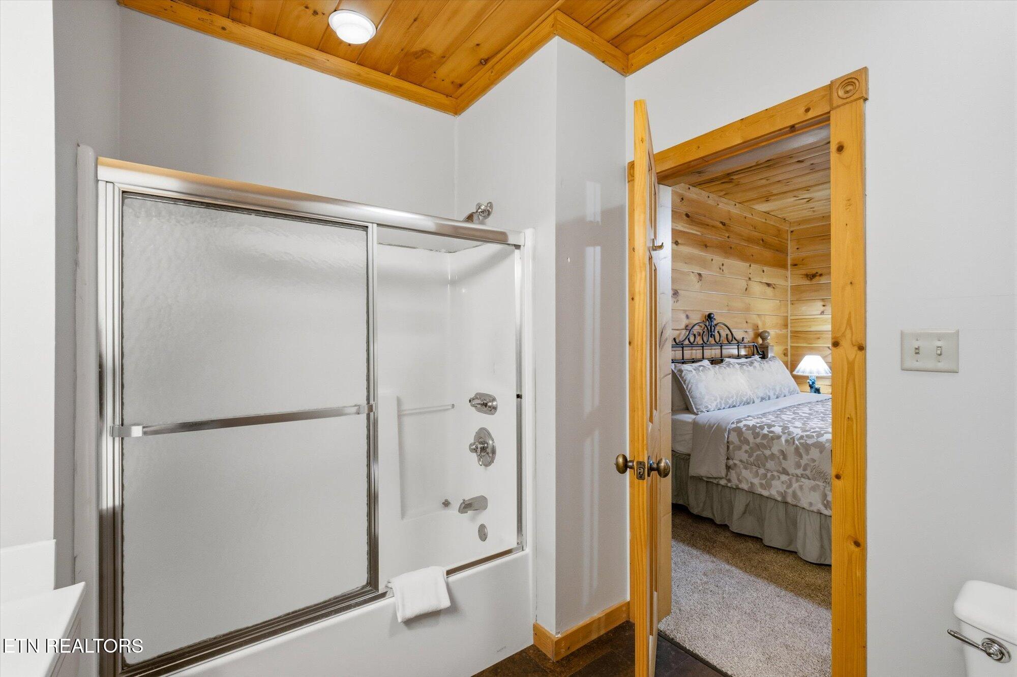 625 Gatlinburg Falls Way Gatlinburg TN 37738